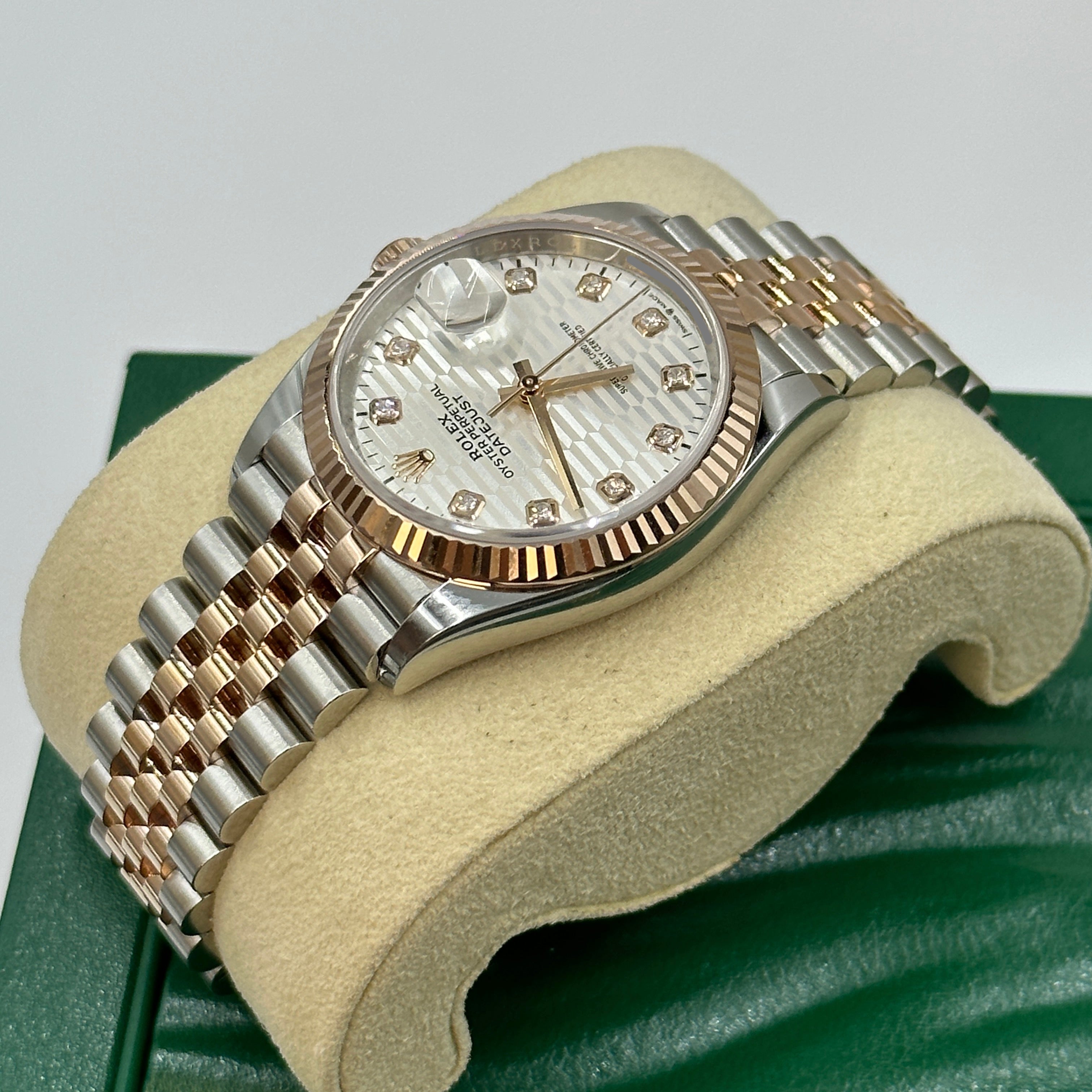 Rolex Datejust 36 126231G Silber geriffeltes Jubiläum 2024