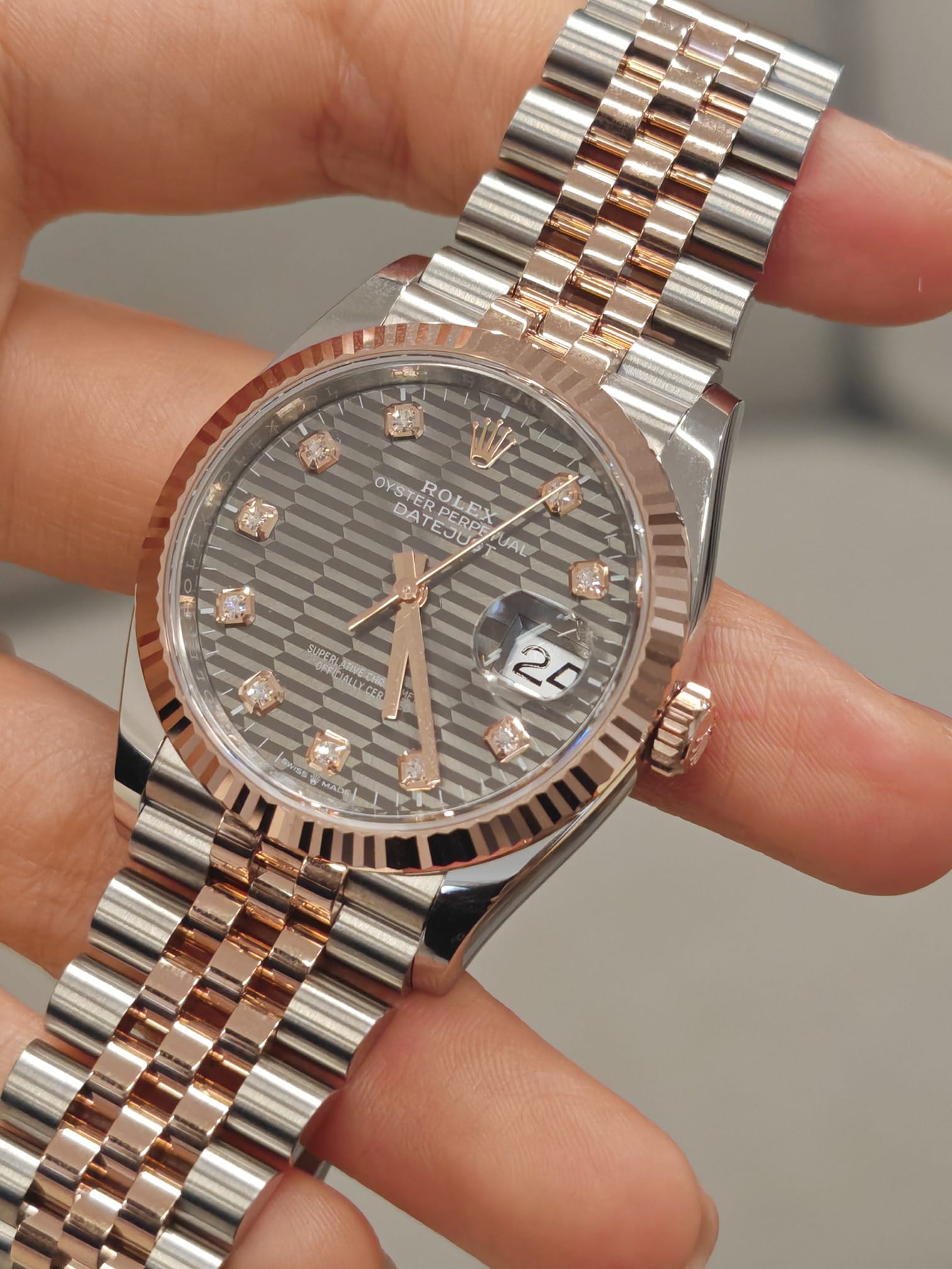 Rolex Datejust 36 126231G Grau geriffelte Oyster 2024