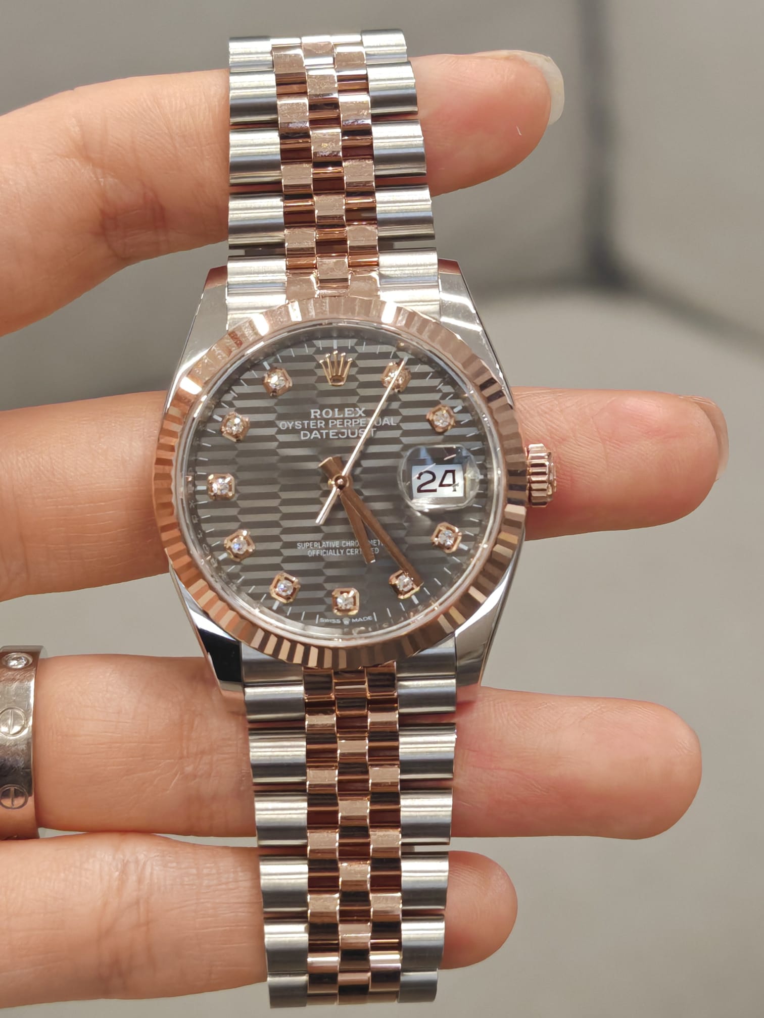 Rolex Datejust 36 126231G Grau geriffelte Oyster 2024