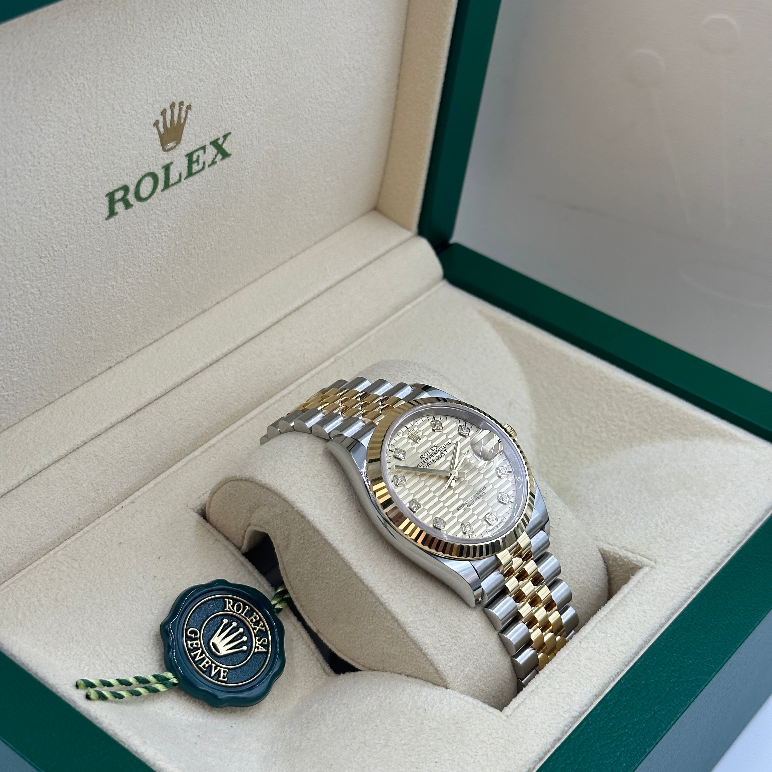 Rolex Datejust 36 126233G Champ Fluted Jubilee 2024