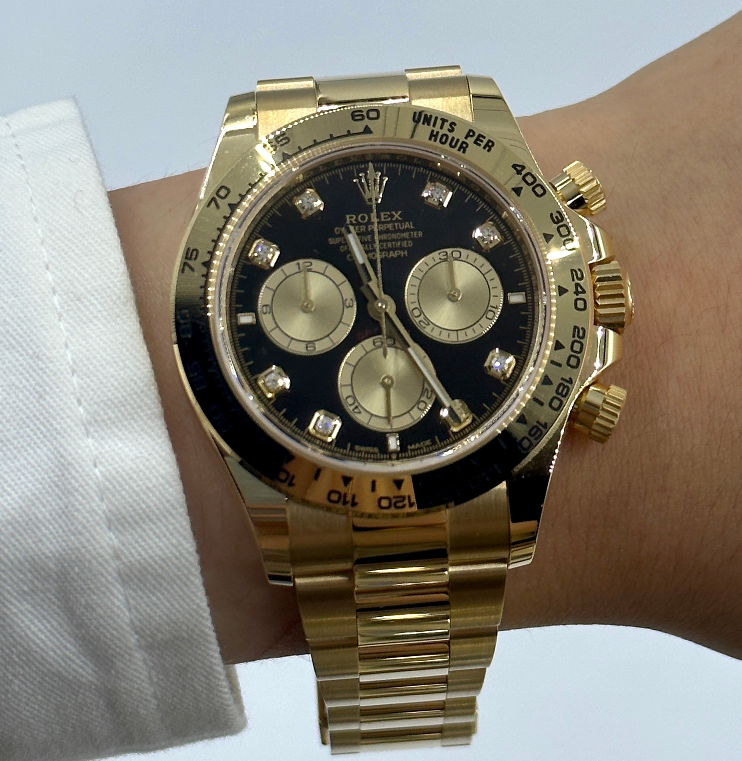 Rolex Cosmograph Daytona 126508 Leuchtend schwarz und golden mit Diamanten besetzt