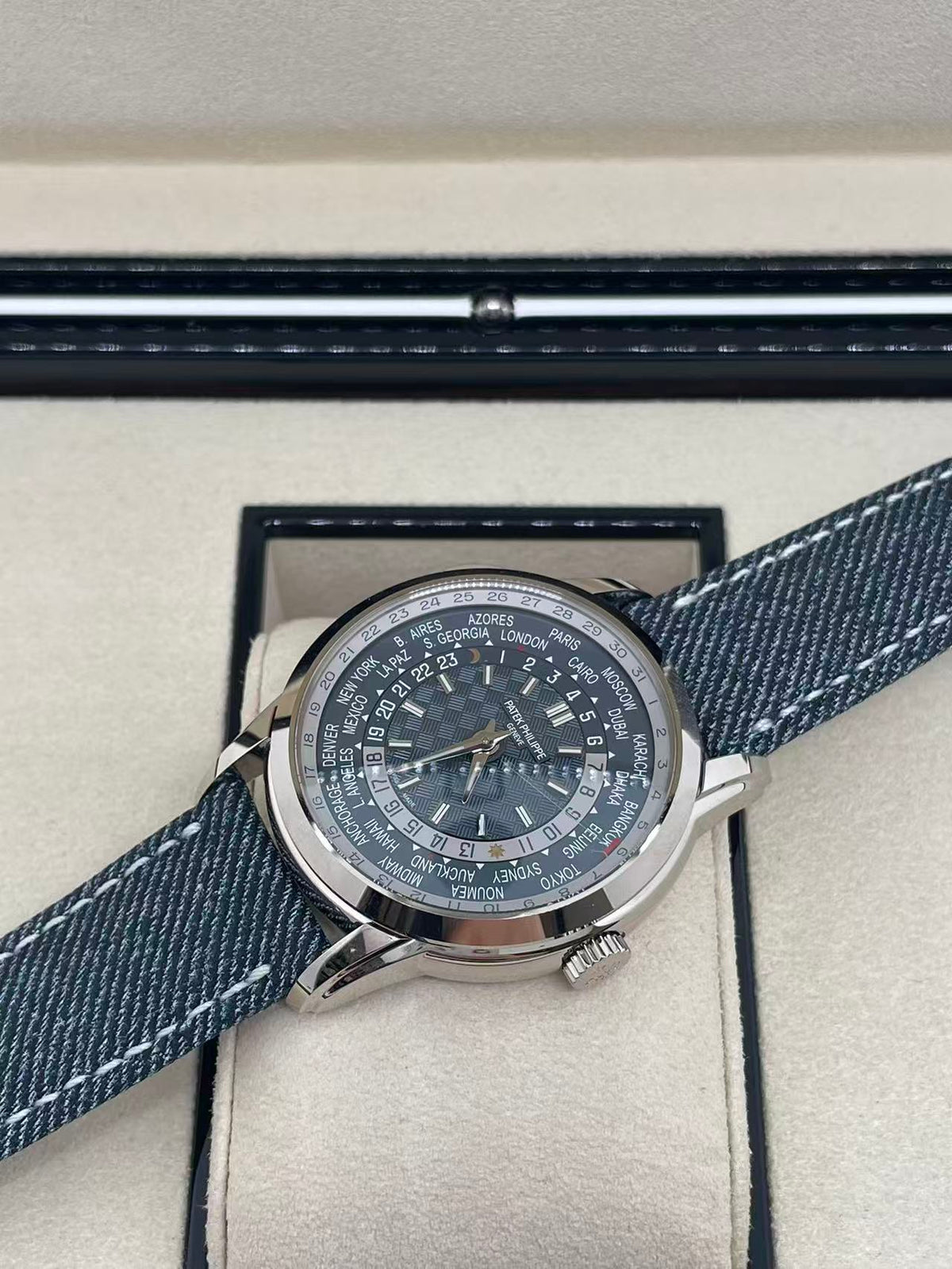 Patek Philippe 5330G-001  2025