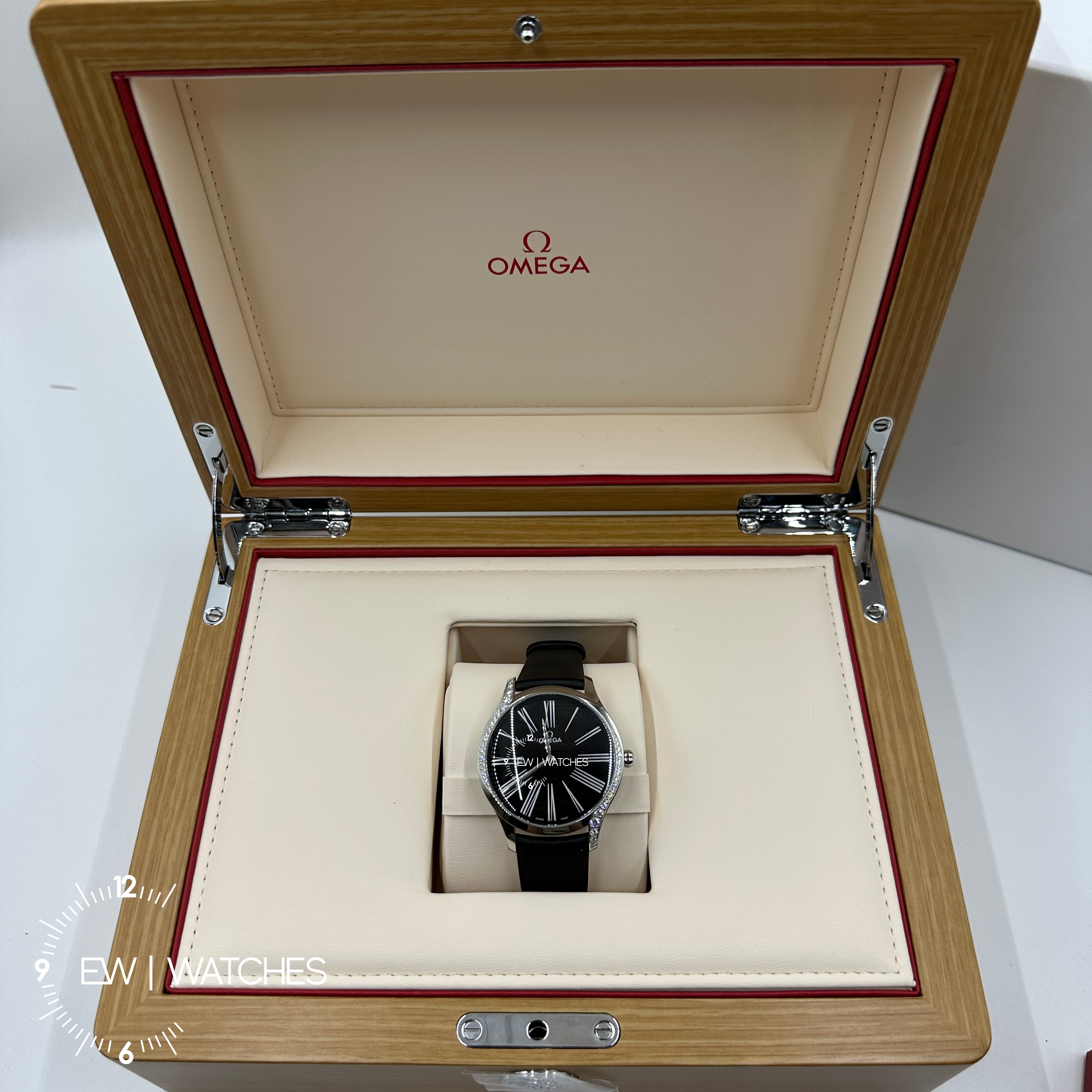 Omega De Ville Tresor 39 MM 428.17.39.60.01.001 2025