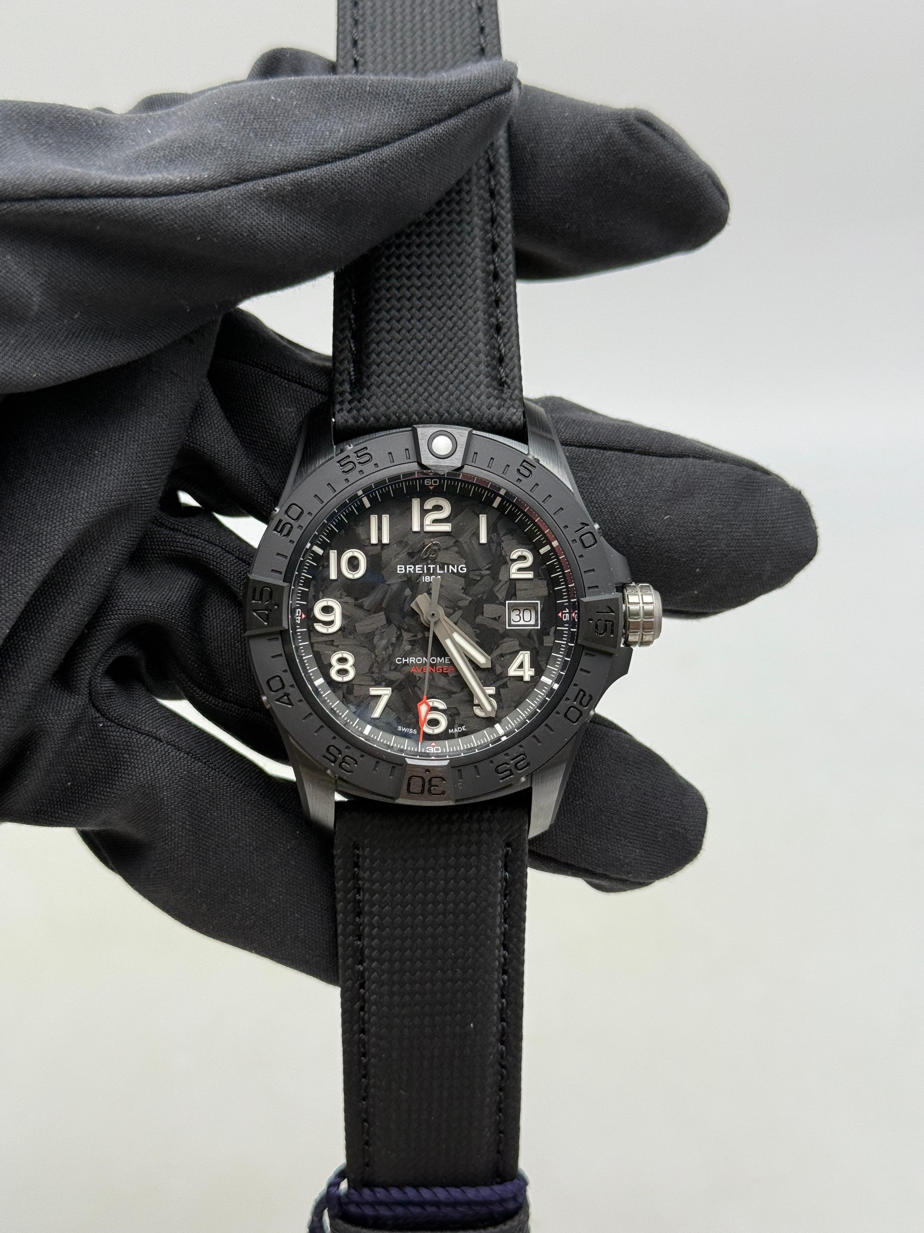 Breitling Avenger 42 mm Automatik 42 Night Mission S17328101B1X1 2025