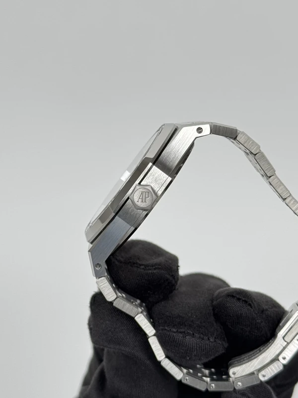 Audemars Piguet Royal Oak Selfwinding 15551ST.ZZ.1356ST.04 2025