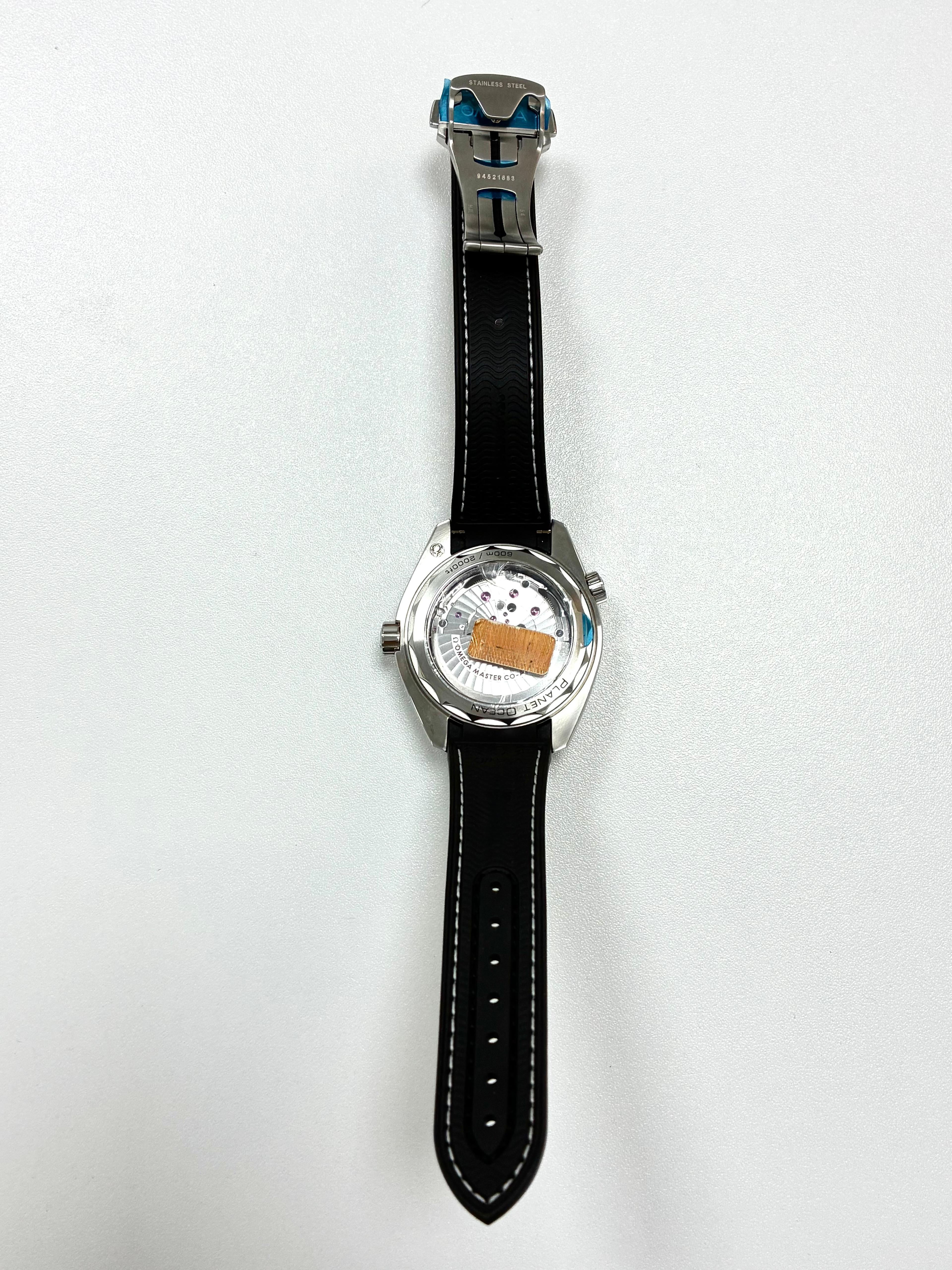 Omega Seamaster Planet Ocean 600M 43.5 MM 215.33.44.22.01.001 2022