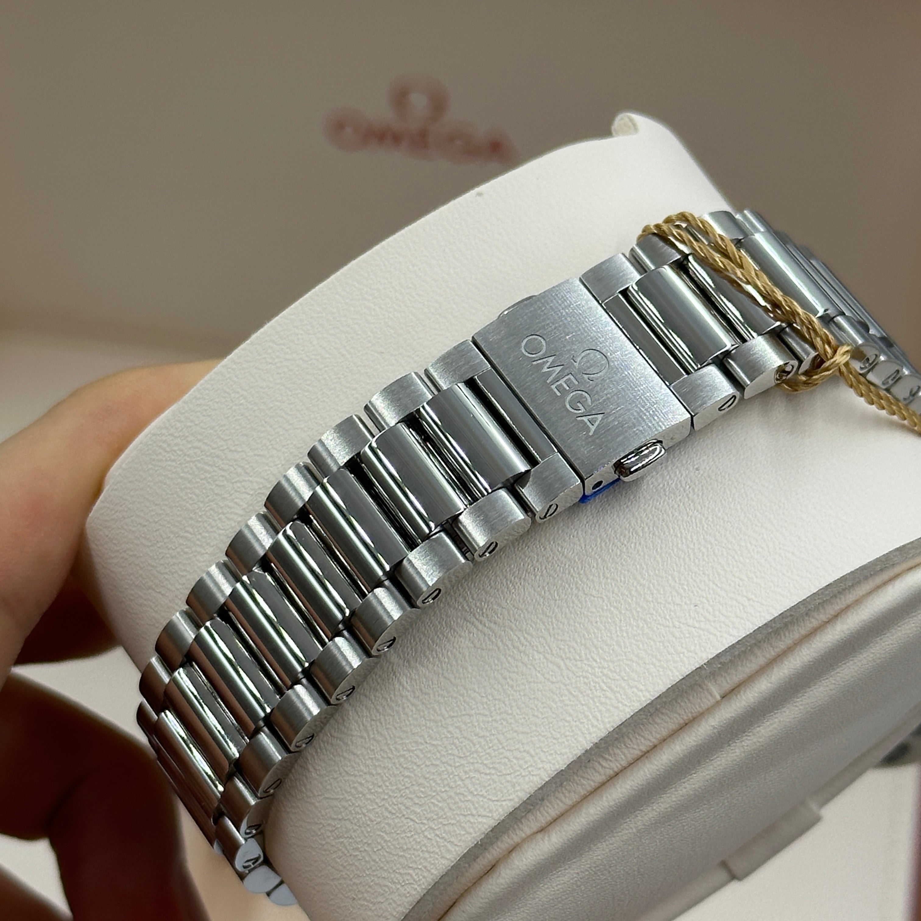 Omega Seamaster Aqua Terra Shades 220.10.38.20.10.002