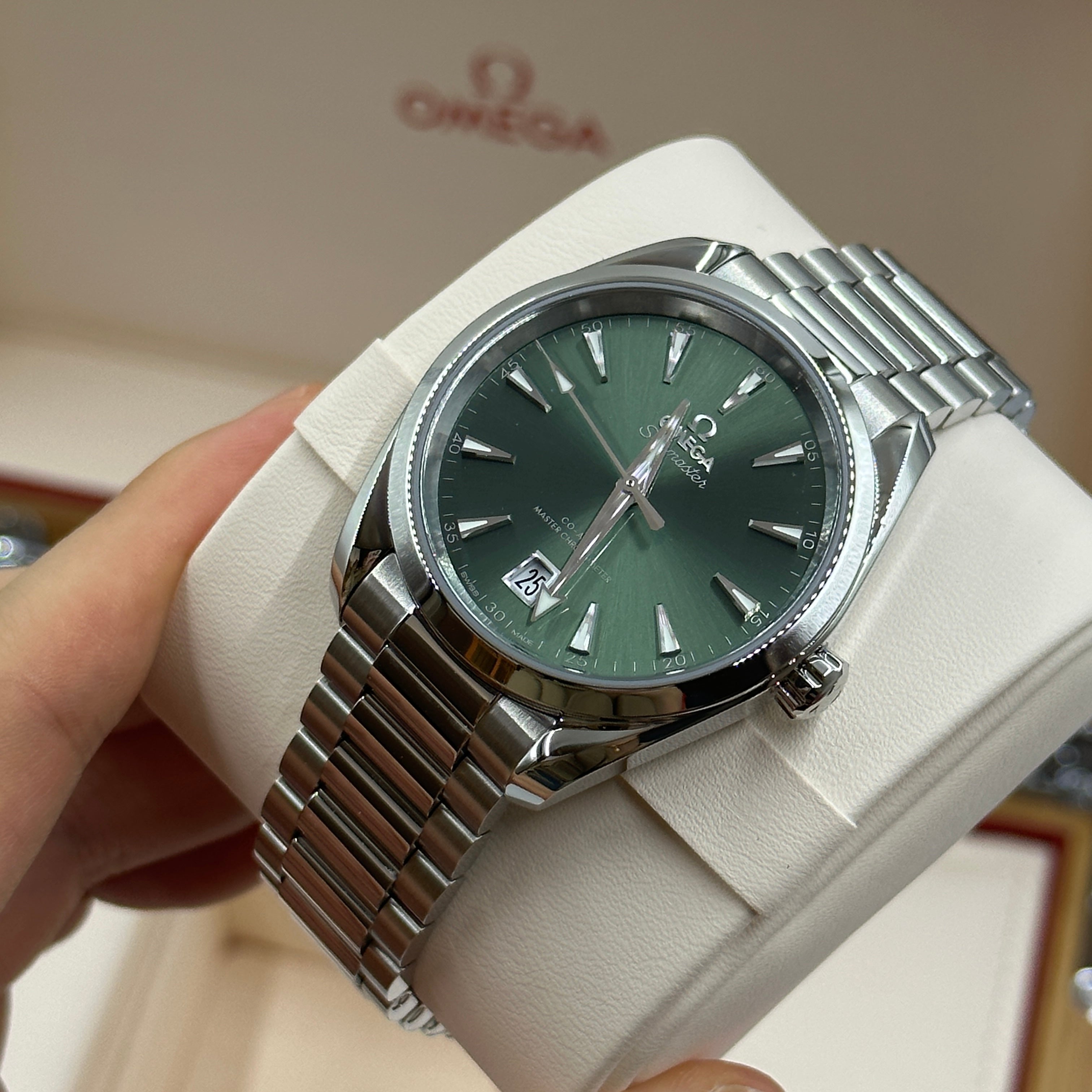 Omega Seamaster Aqua Terra Shades 220.10.38.20.10.002