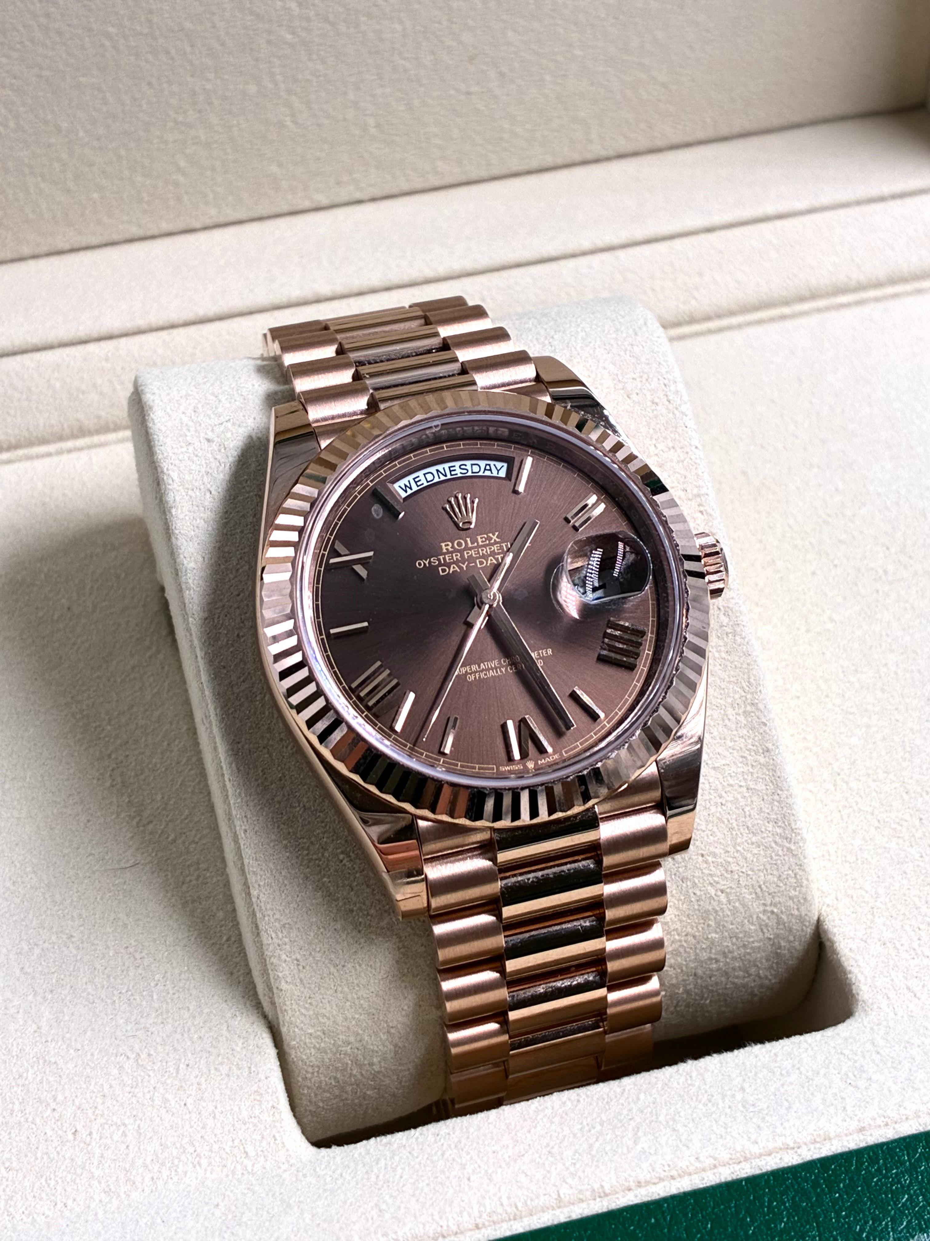 Rolex Day-Date 40 228235 Chocolate Roman