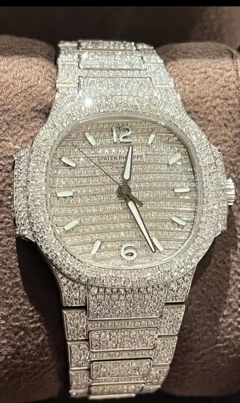 Patek Philippe Nautilus  7118/1450G-001