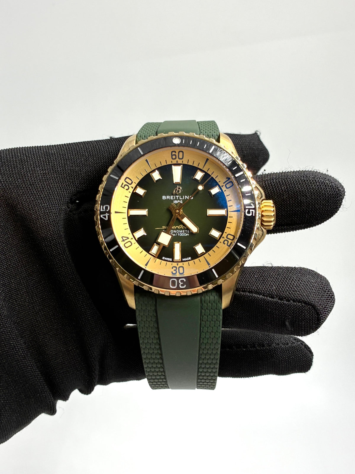 Breitling Superocean 42 Automatic 42 N17375201L1S1
