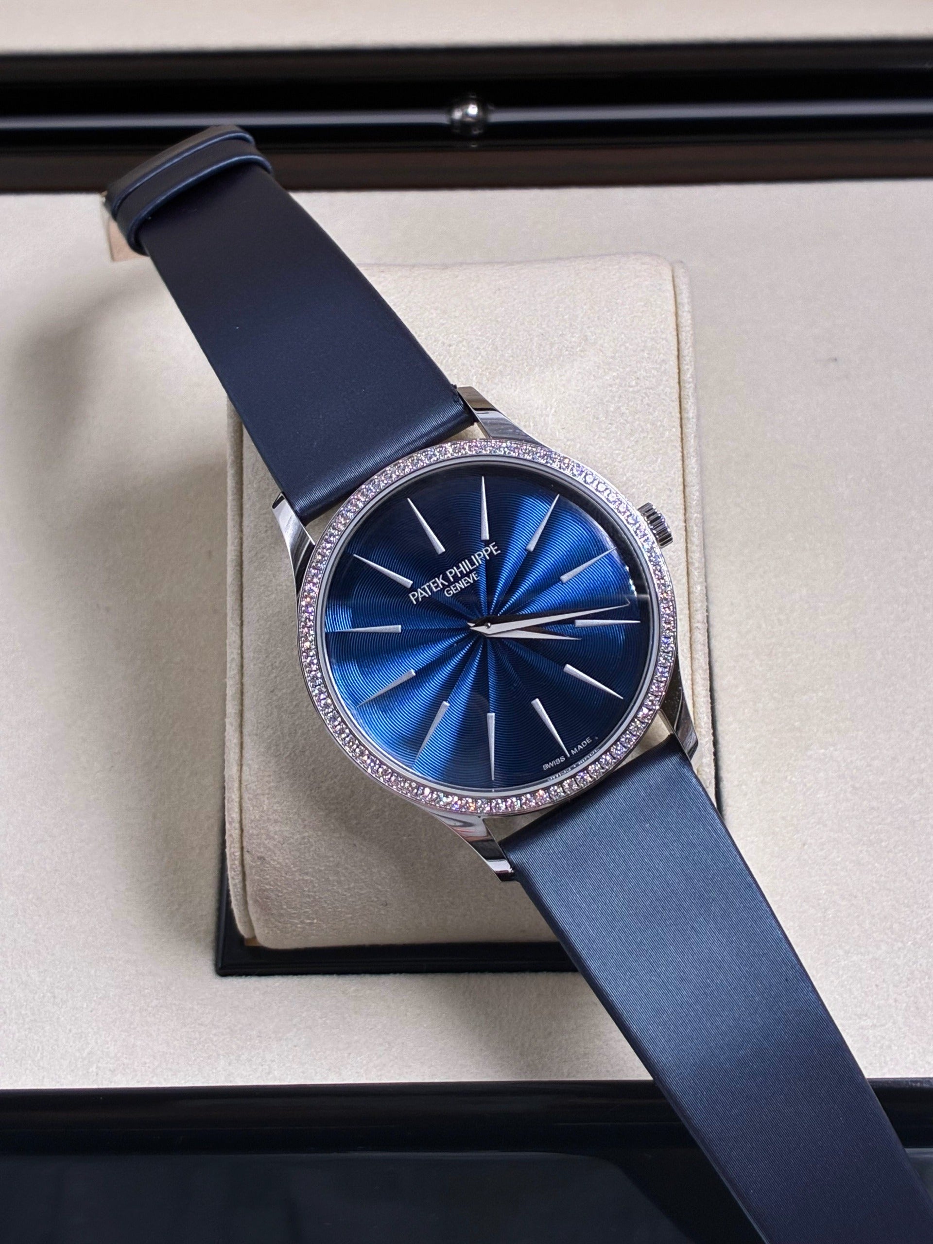 Patek Philippe Calatrava ref. 4997/200G-001 White Gold