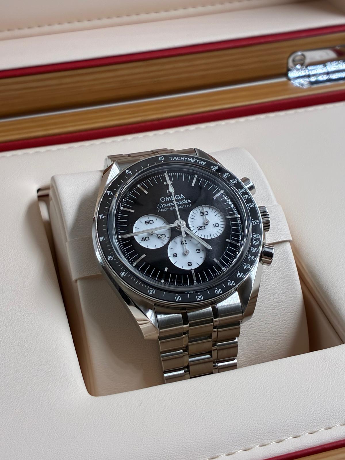 Omega  Speedmaster 310.30.42.50.01.004 Black 2026