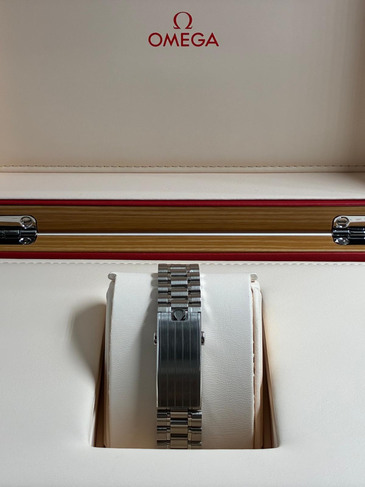 Omega  Speedmaster 310.30.42.50.01.004 Black 2026