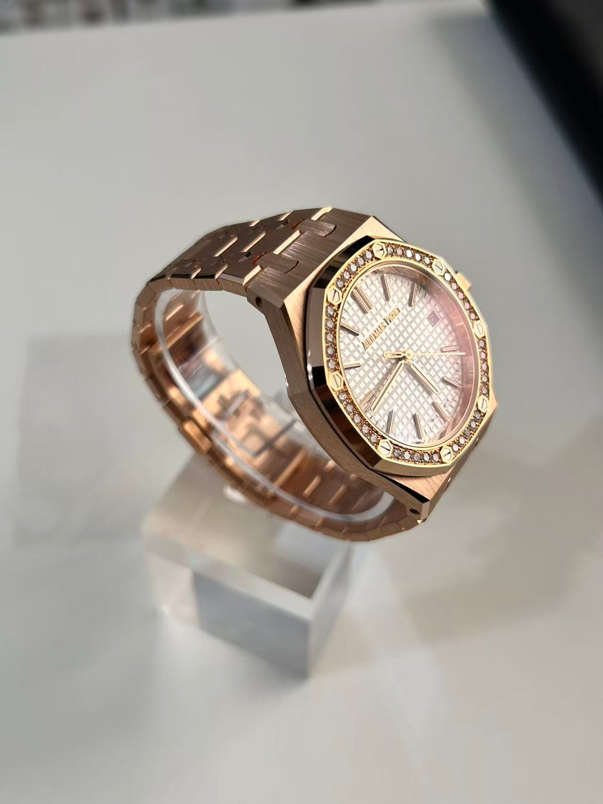 Audemars Piguet Royal Oak Selfwinding 15551OR.ZZ.1356OR.04 2026