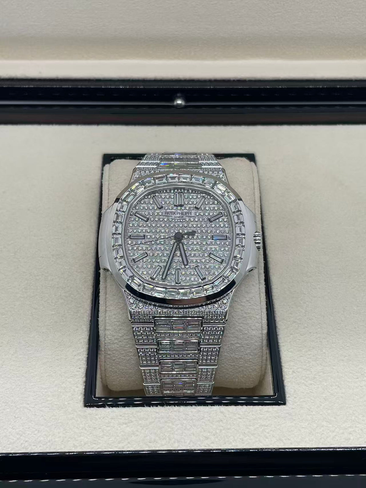 Patek Philippe Nautilus Ref. 5811/1460G-001 White Gold 2026