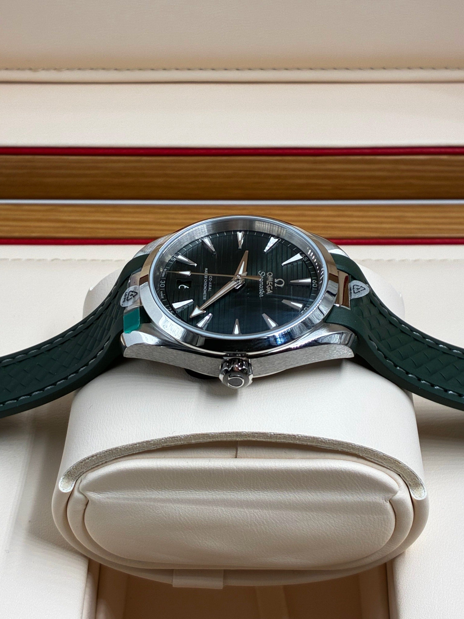 Omega 220.12.38.20.10.001 Seamaster Aqua Terra