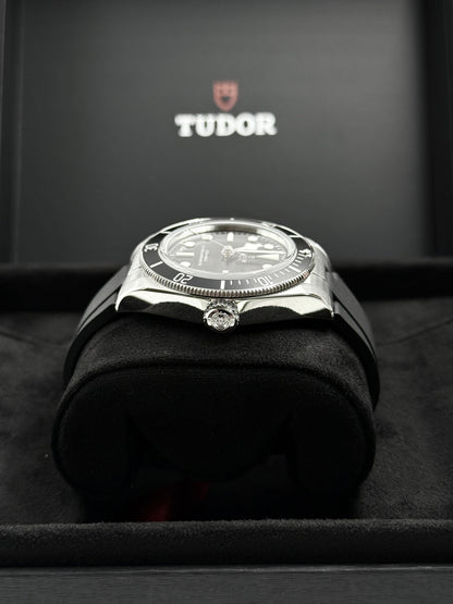 TUDOR Black Bay  M7941A1A0NU-0002