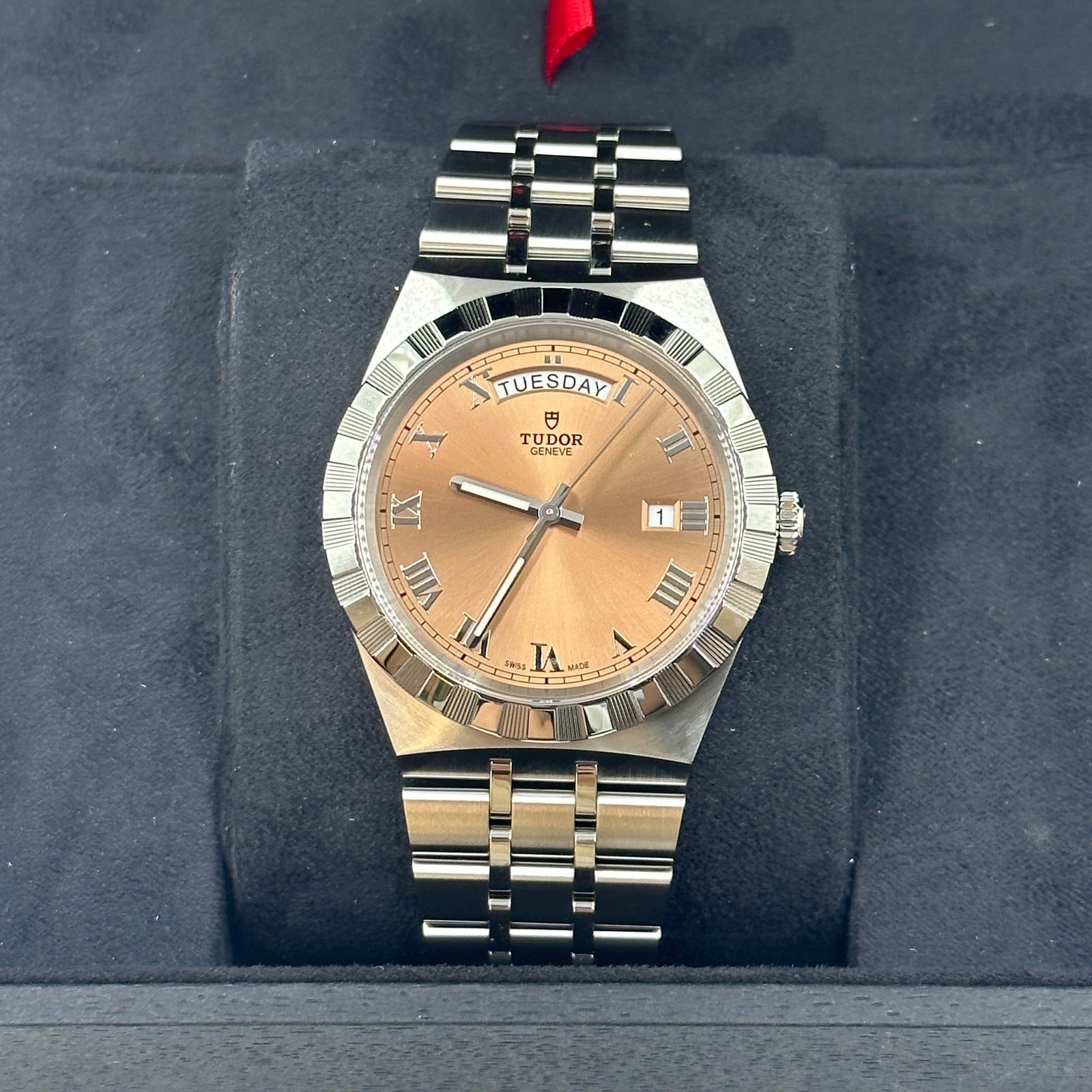 TUDOR Royal Steel-Gehäuse, 41 mm Durchmesser, lachsrosa Oberfläche M28600-0009
