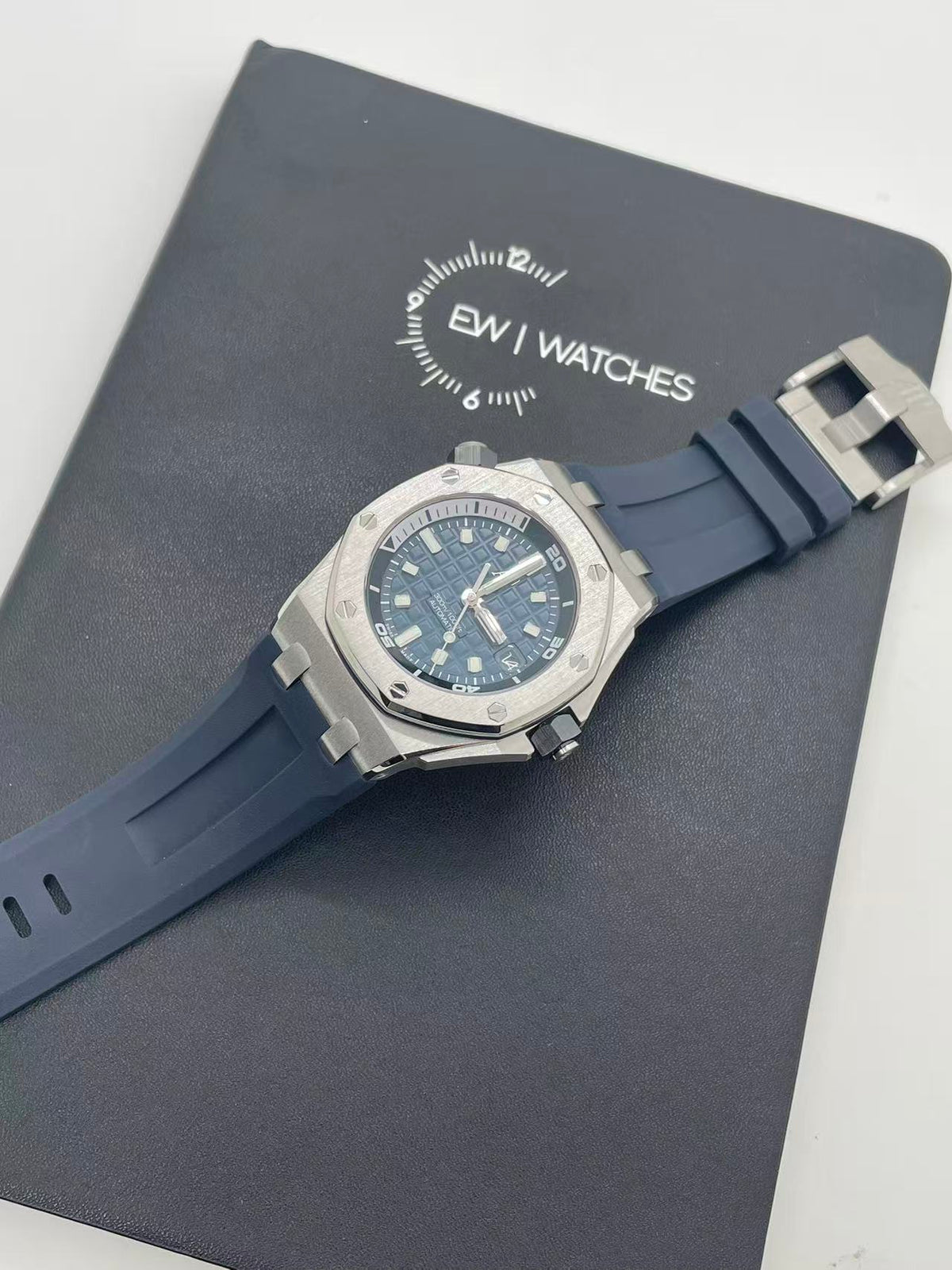 Audemars Piguet  15720ST.OO.A027CA.01