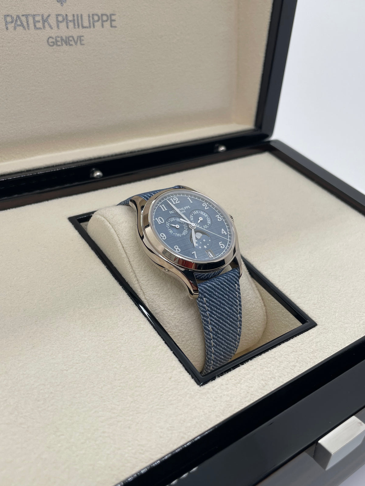 Patek Philippe Annual Calendar 4946G-001 2026