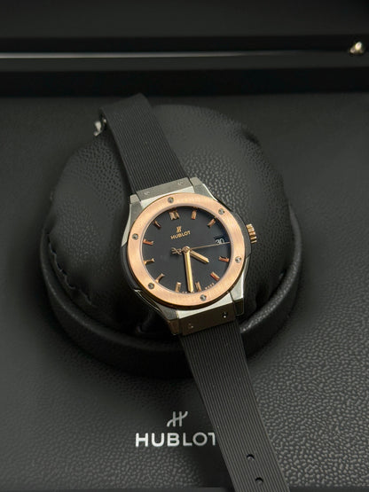 Hublot Classic Fusion Titanium Gold 33mm - 581.NO.1181.RX