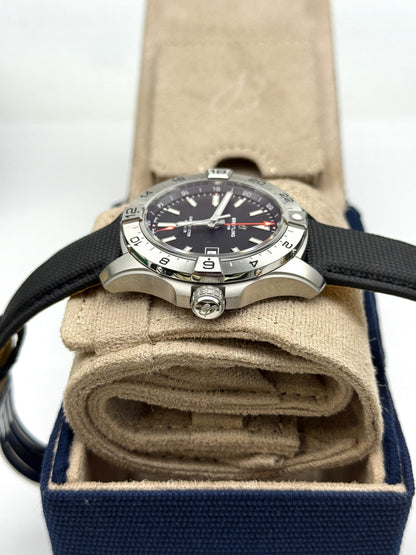 Breitling Avenger Automatic GMT 44  A32320101B1X1