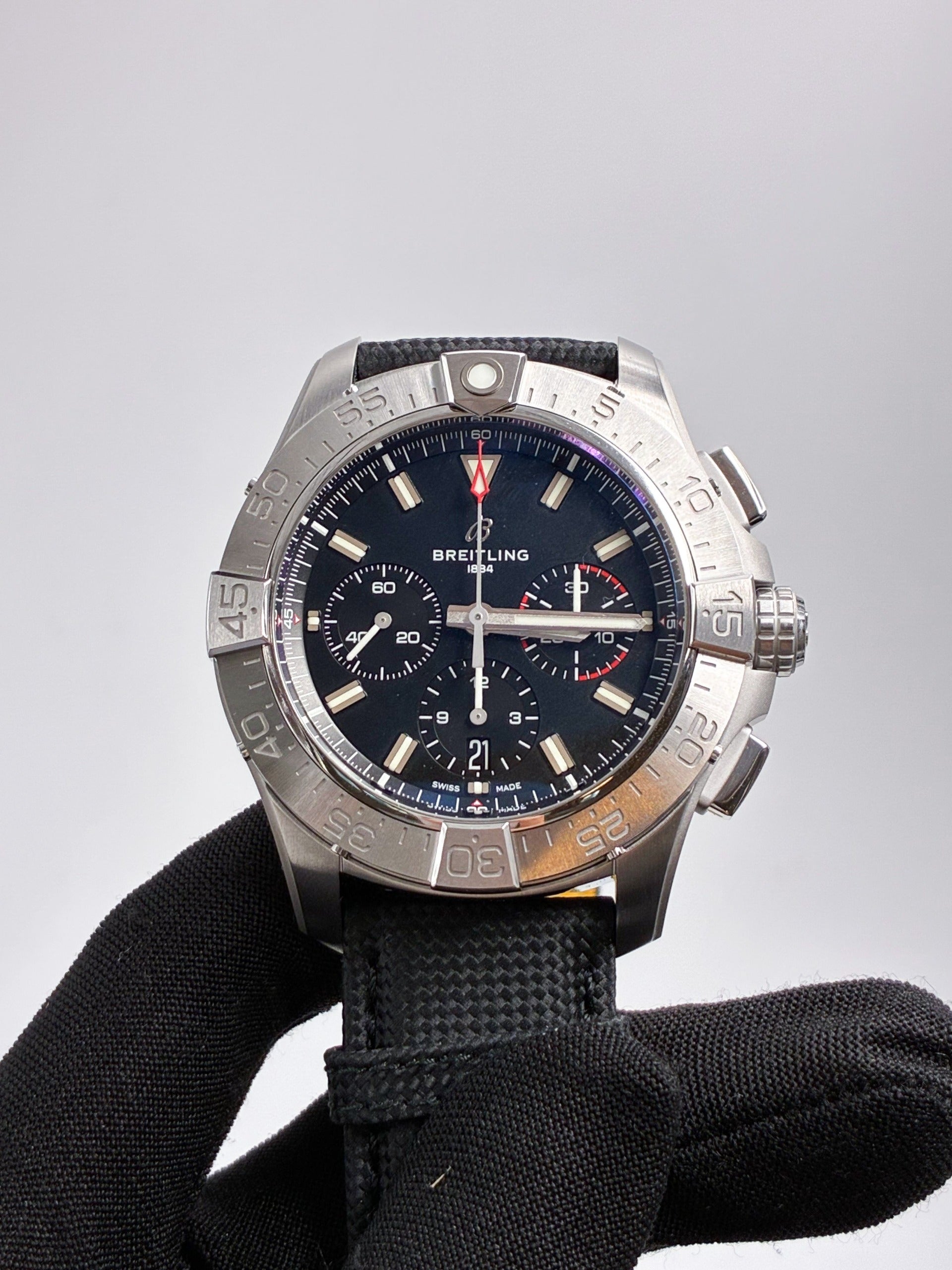 Breitling Avenger B01 Chronograph 44 AB0147101B1X1