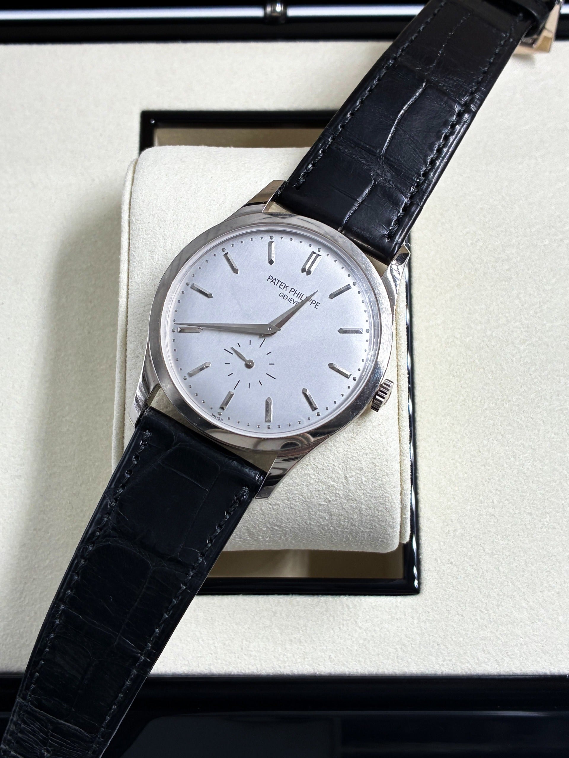 Patek Philippe 5196G-001 Calatrava