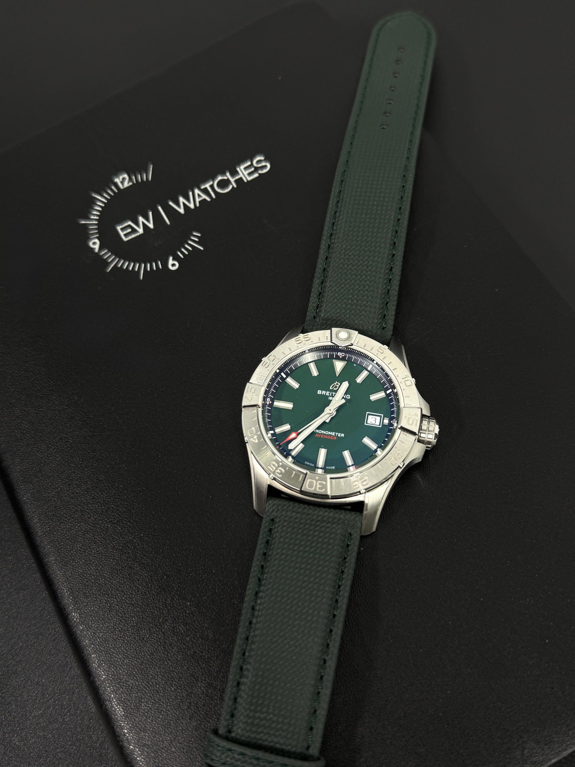 Breitling Avenger automatic 42 A17328101L1X1
