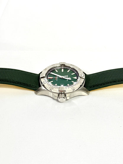 Breitling Avenger automatic 42 A17328101L1X1