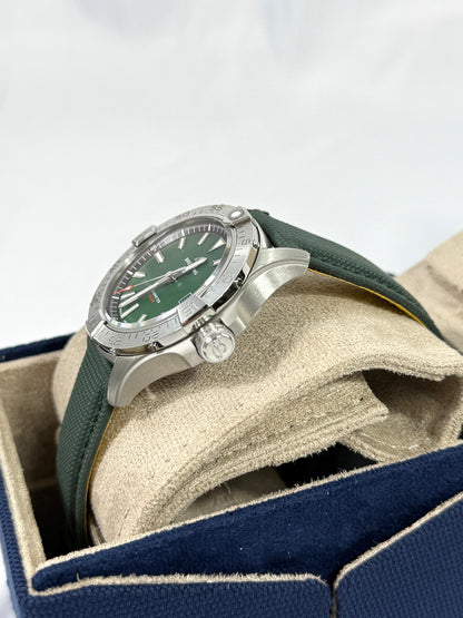 Breitling Avenger automatic 42 A17328101L1X1