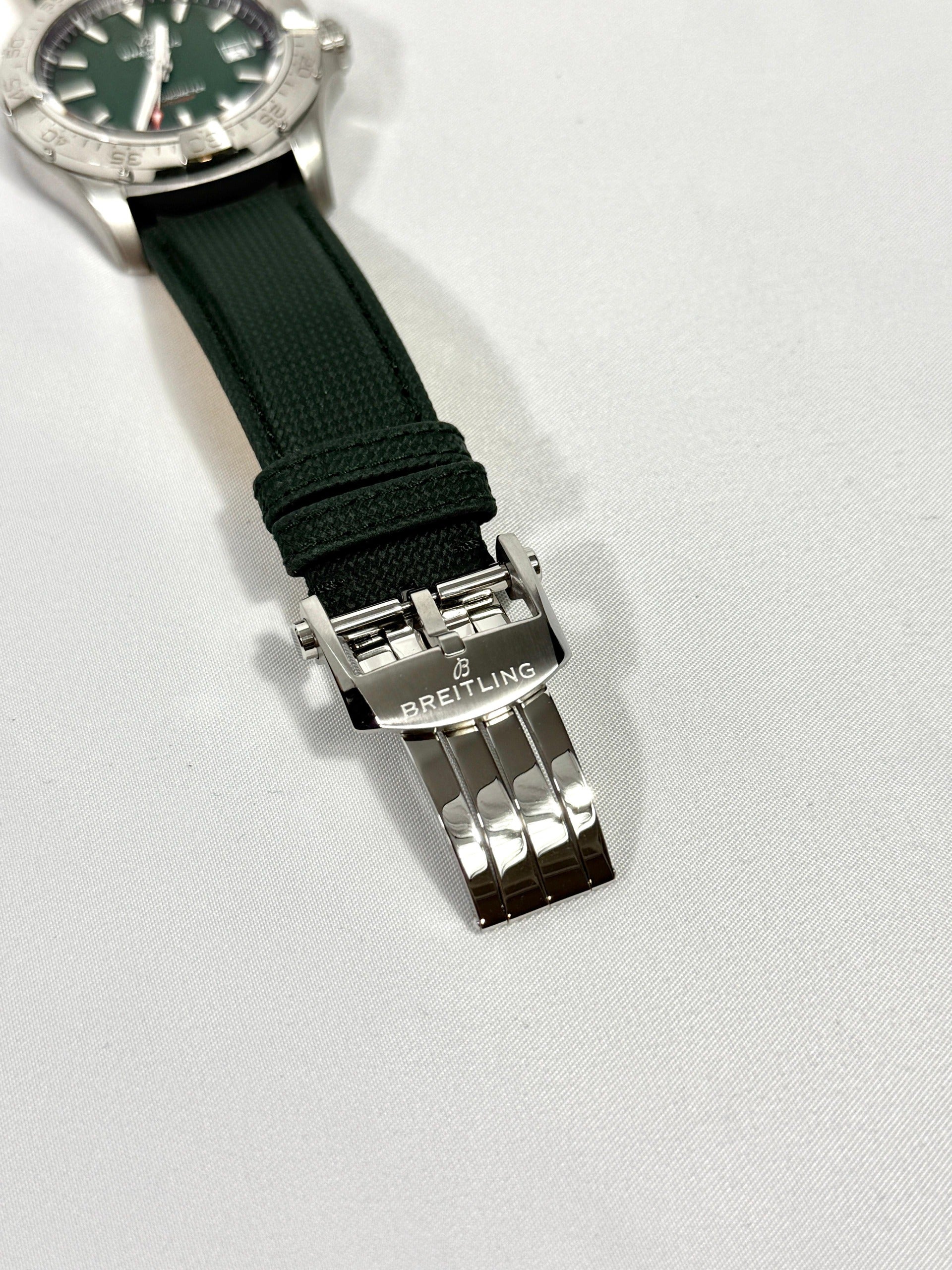 Breitling Avenger automatic 42 A17328101L1X1