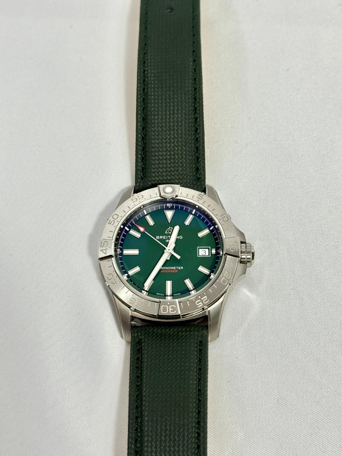 Breitling Avenger automatic 42 A17328101L1X1