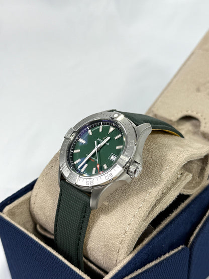 Breitling Avenger automatic 42 A17328101L1X1
