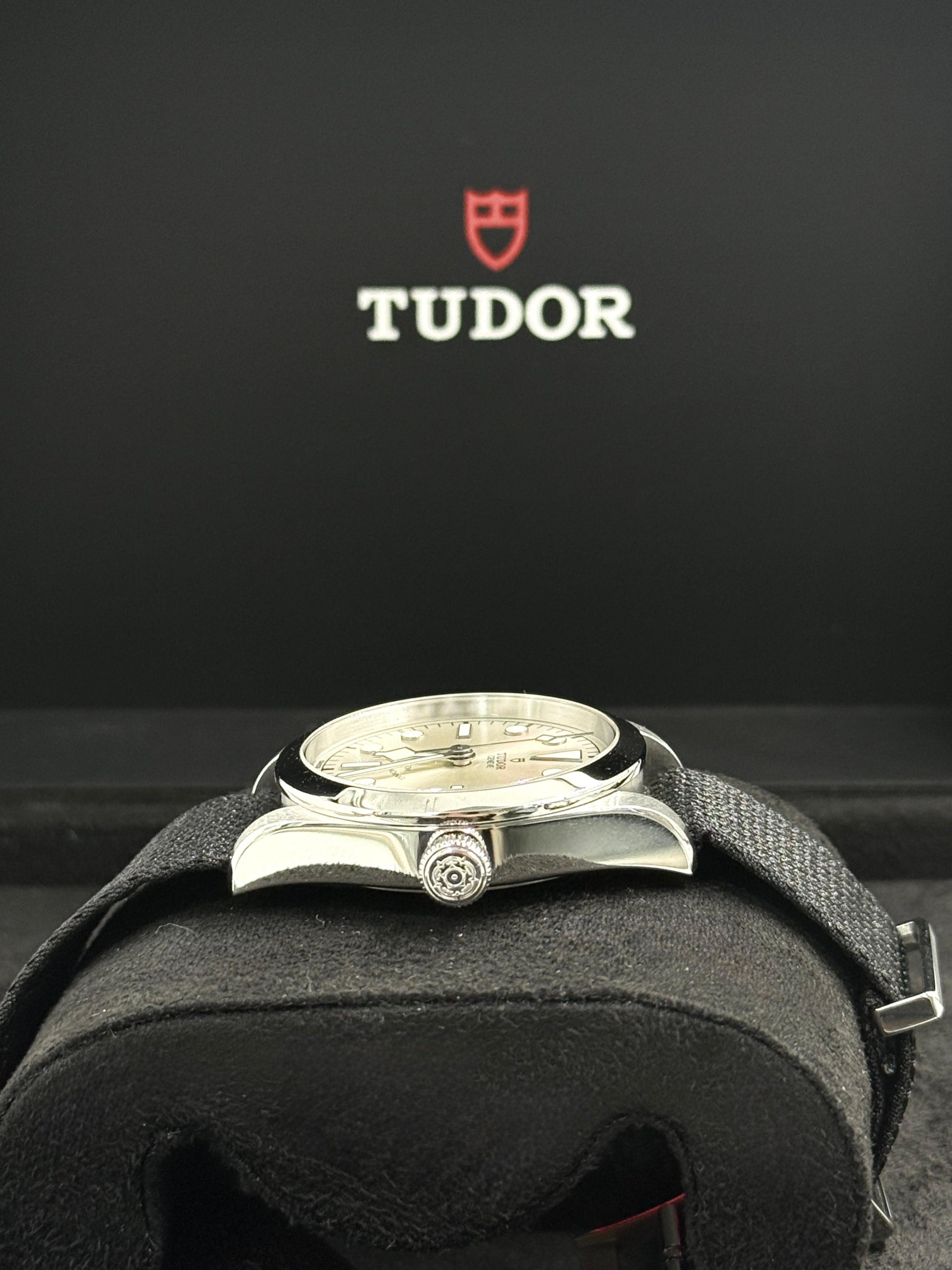 Tudor Black Bay 36 36mm 79500-0014 Silber gewebt 2023