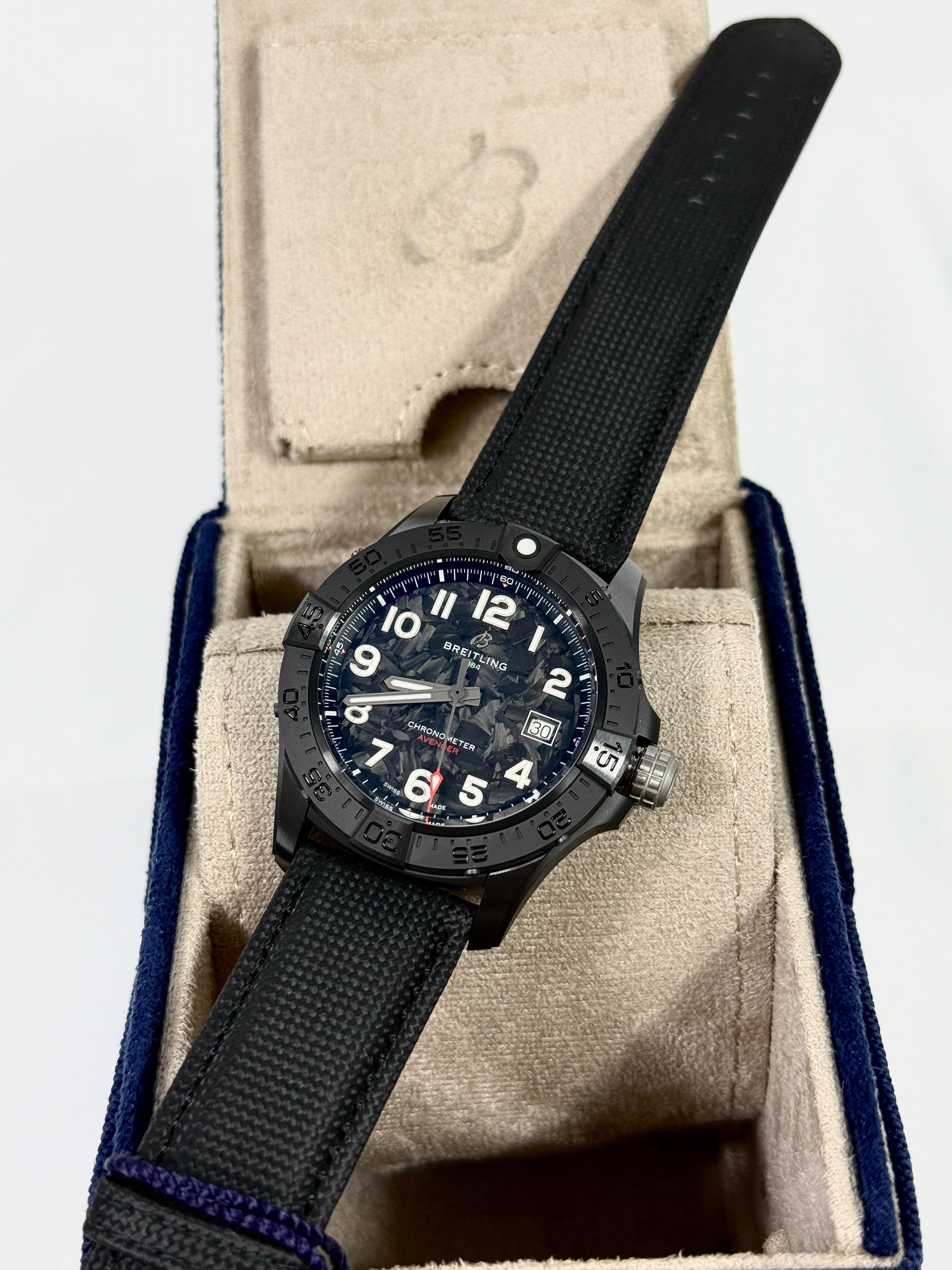 Breitling Avenger 42 mm Automatik 42 Night Mission S17328101B1X1 2025