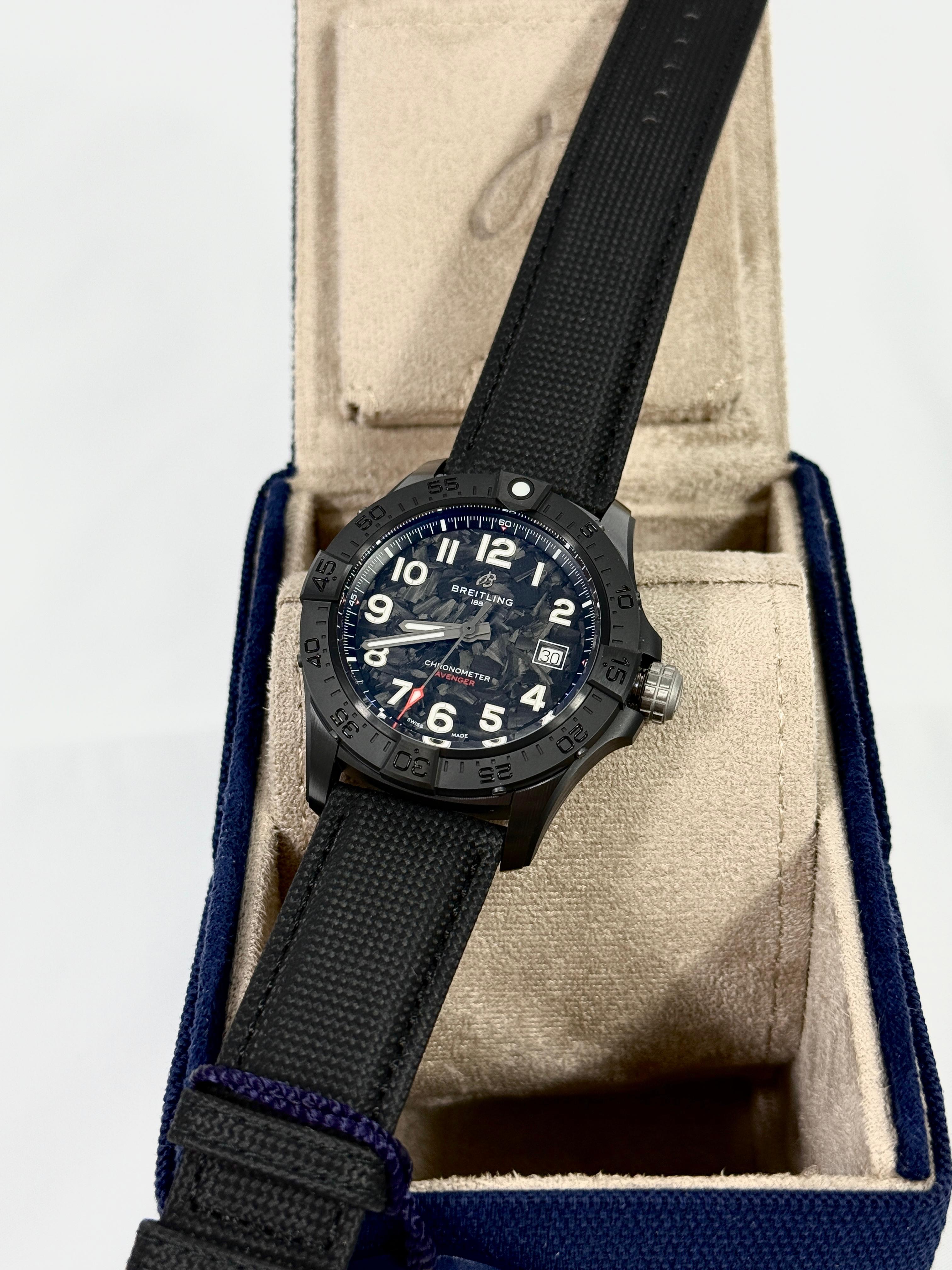 Breitling Avenger 42 mm Automatik 42 Night Mission S17328101B1X1 2025