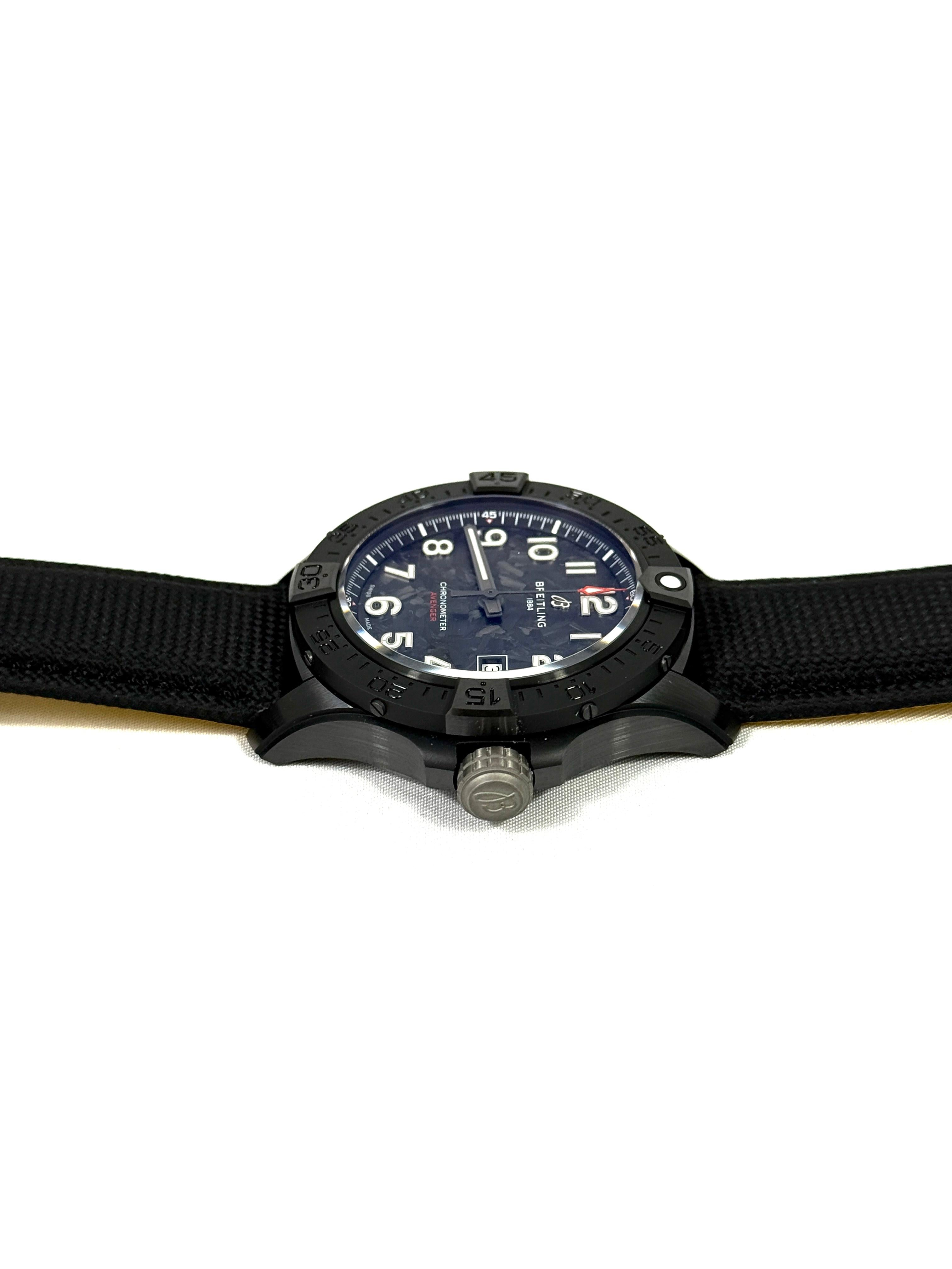 Breitling Avenger 42 mm Automatik 42 Night Mission S17328101B1X1 2025