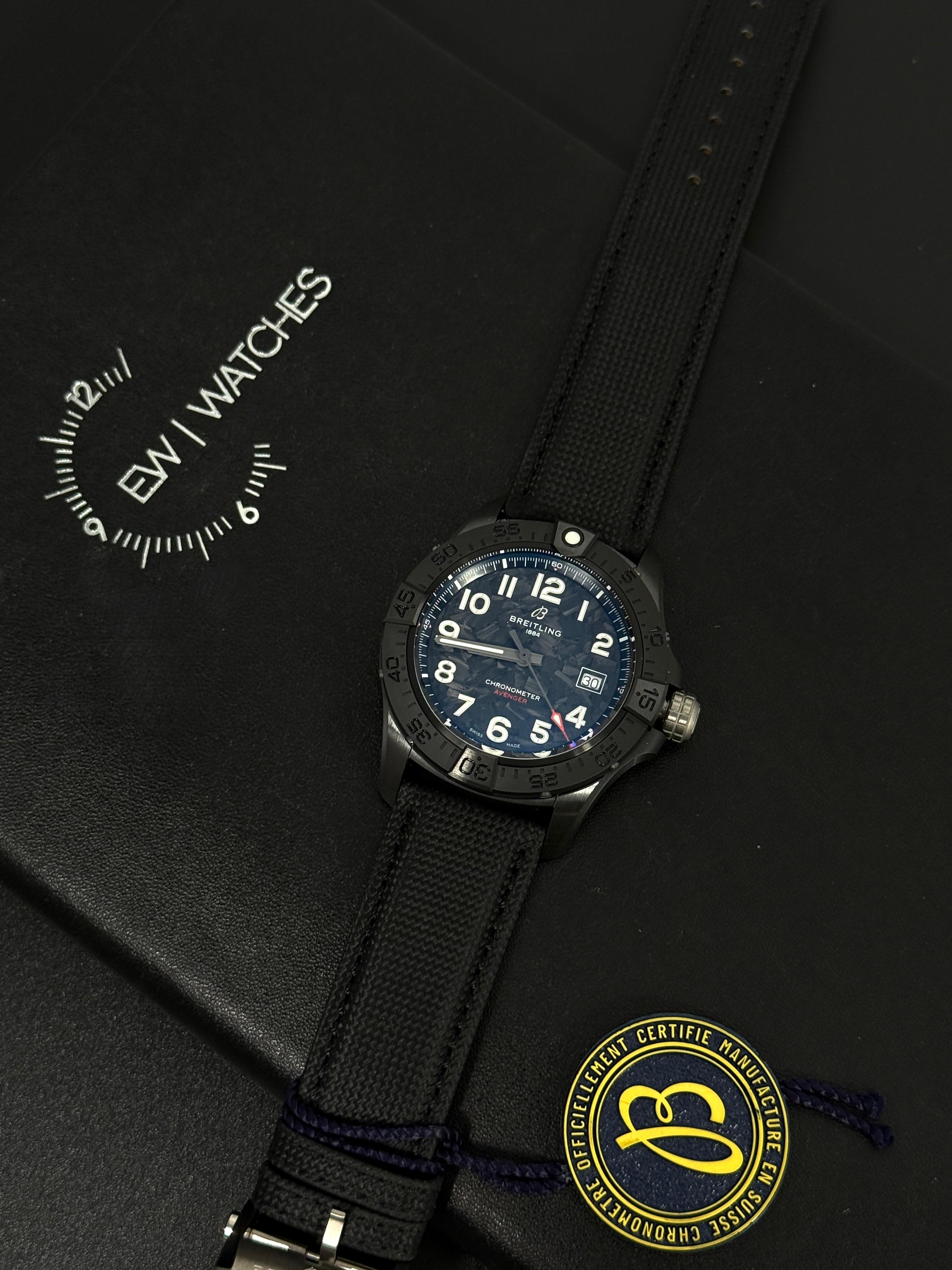 Breitling Avenger 42 mm Automatik 42 Night Mission S17328101B1X1 2025