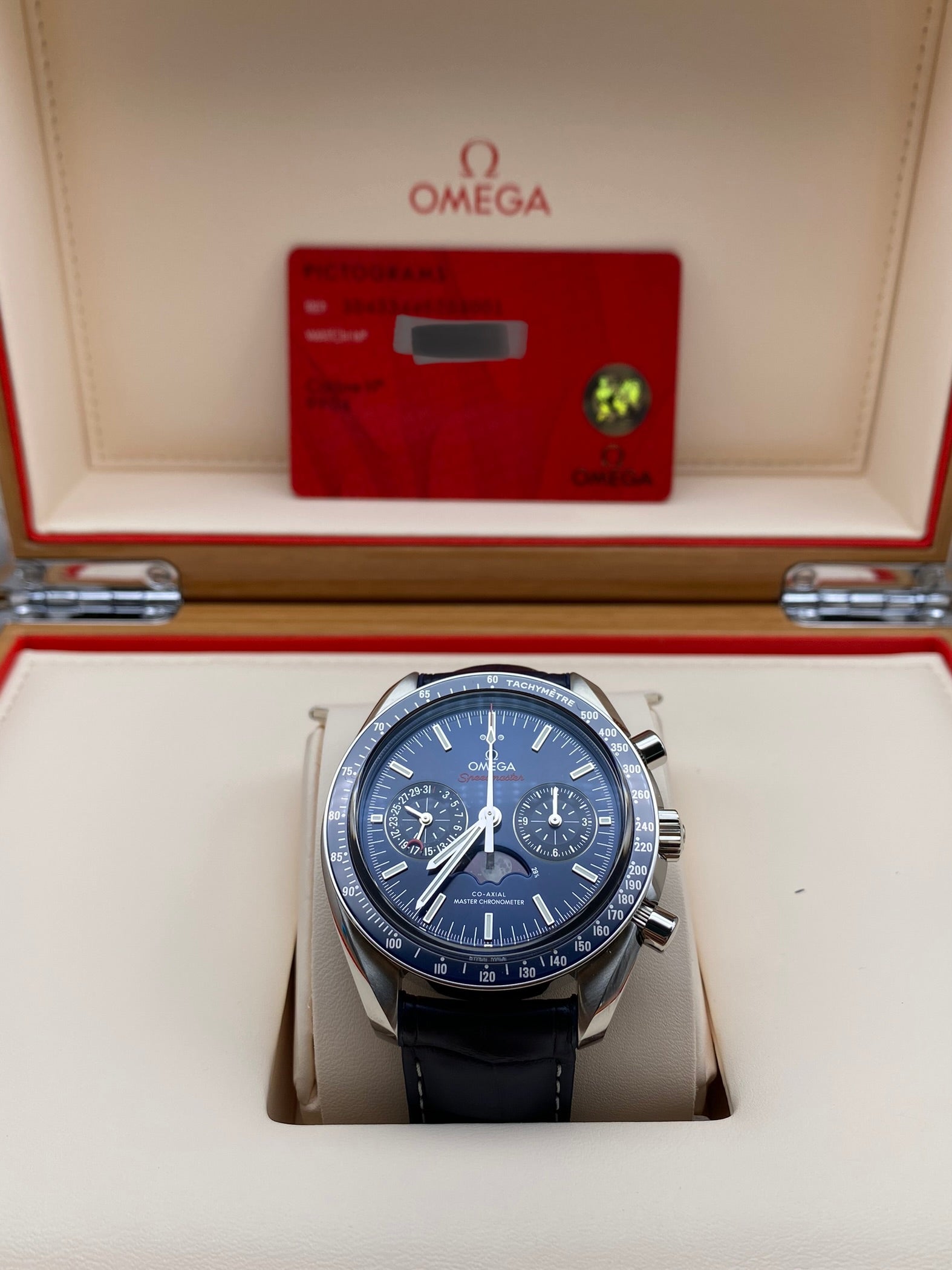 Omega Speedmaster 304.33.44.52.03.001 Moonphase Moonwatch