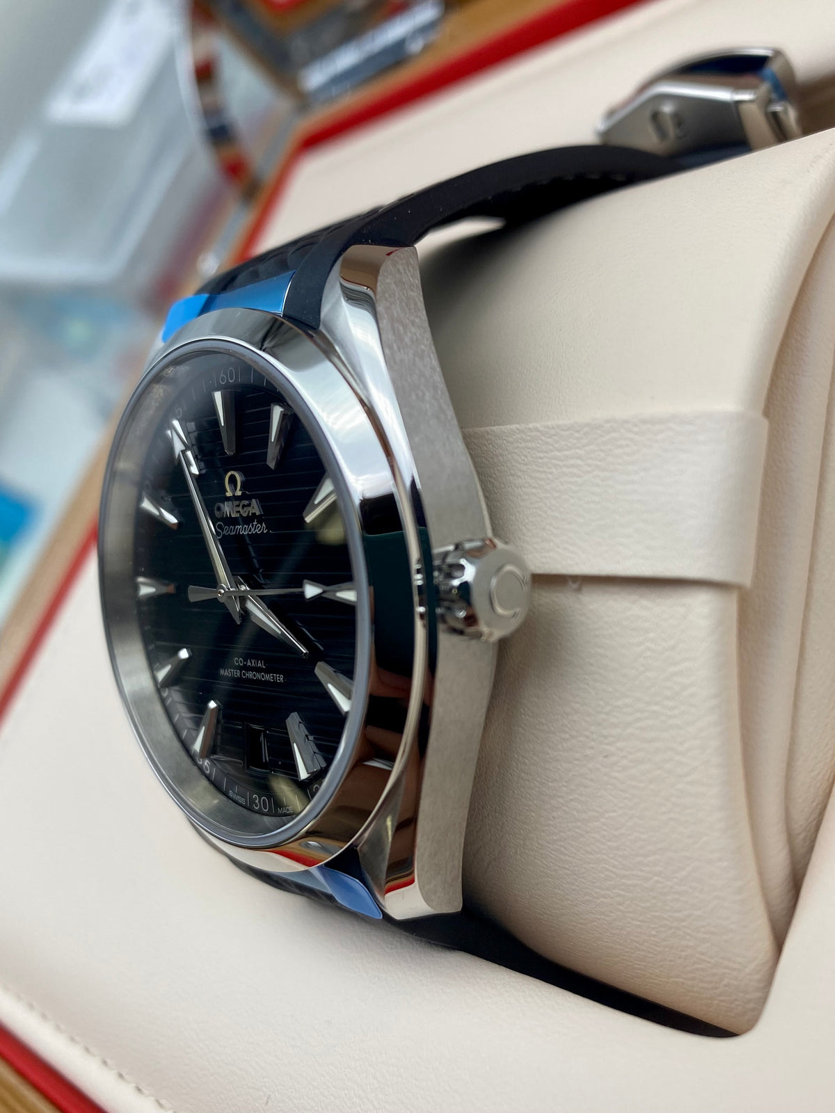Omega 220.12.41.21.01.001 Seamaster Aqua Terra 150M Master Chronometer 41