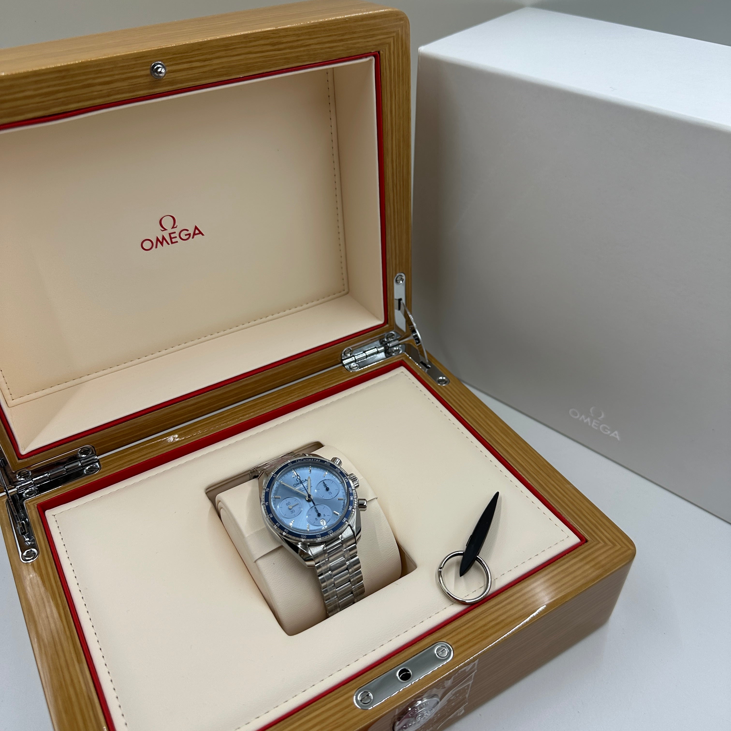 Omega Speedmaster 38 324.30.38.50.03.001 2026