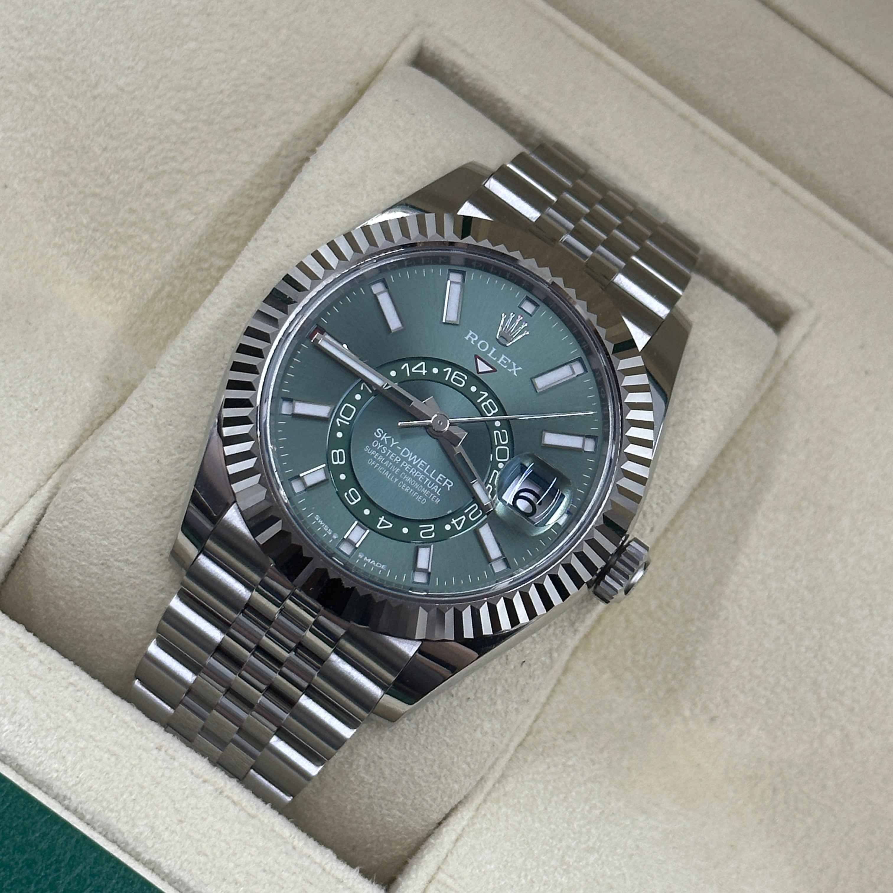 Rolex Sky-Dweller 336934 GREEN JUB