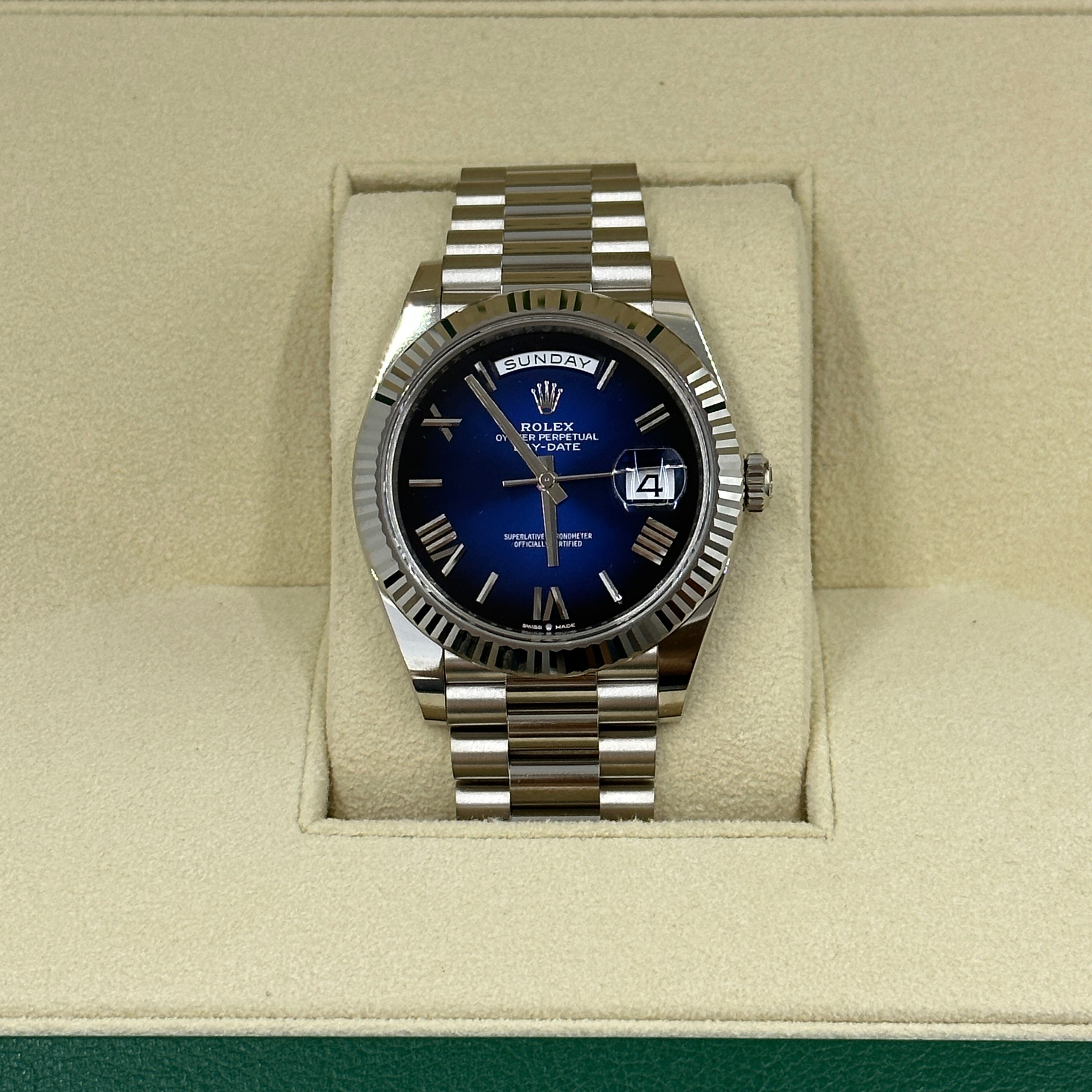 Rolex Day-Date 40228239 BLUE OMBRE ROMAN