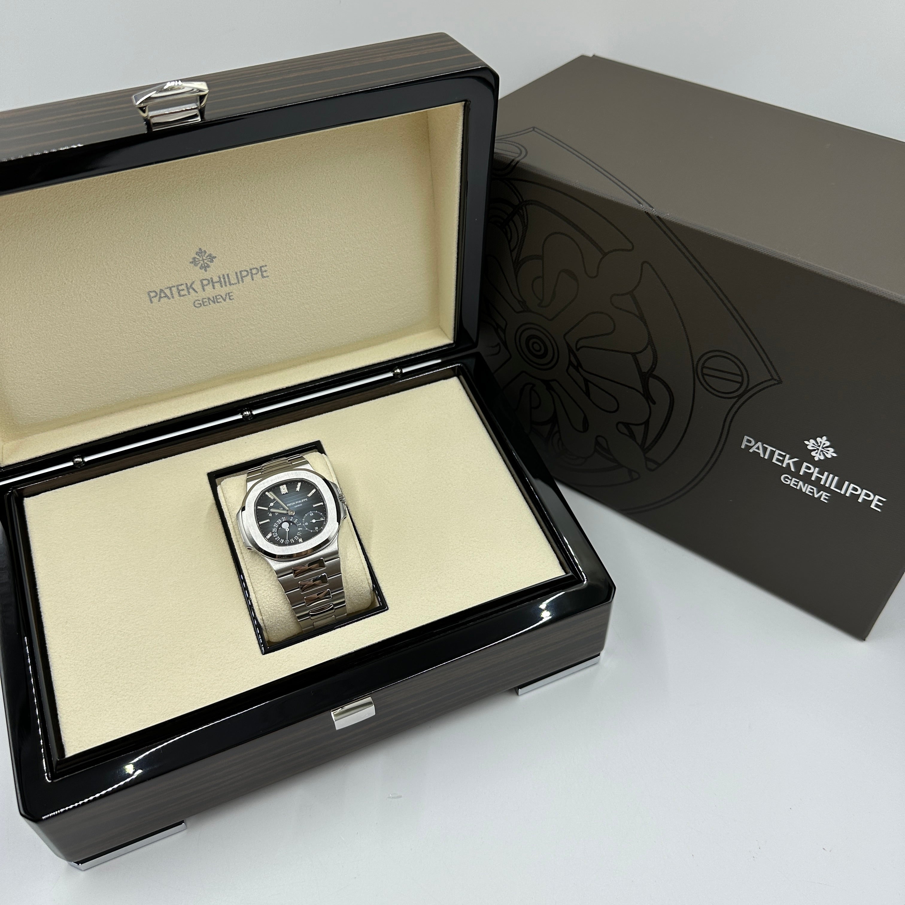 Patek Philippe Nautilus Watch  5712/1A-001 2024