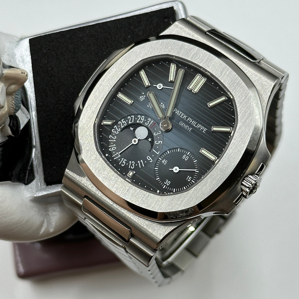 Patek Philippe Nautilus Watch 5712/1A-001 2025