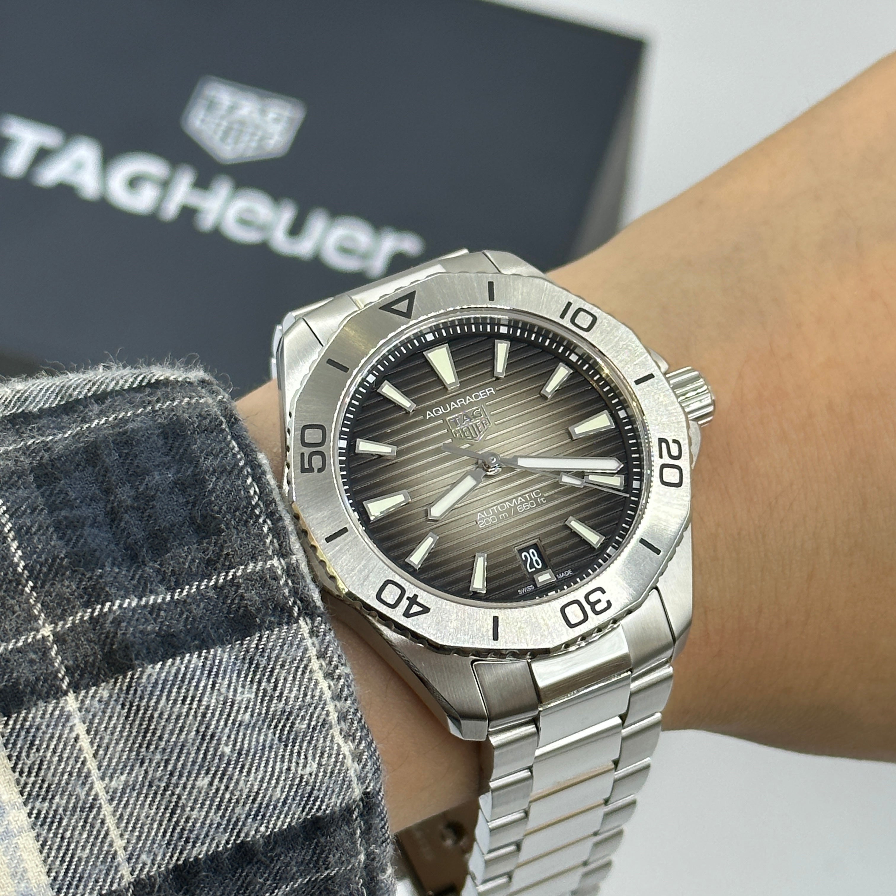 TAG Heuer Heuer Aquaracer Professional 200 Date Tag WBP2110.BA0627