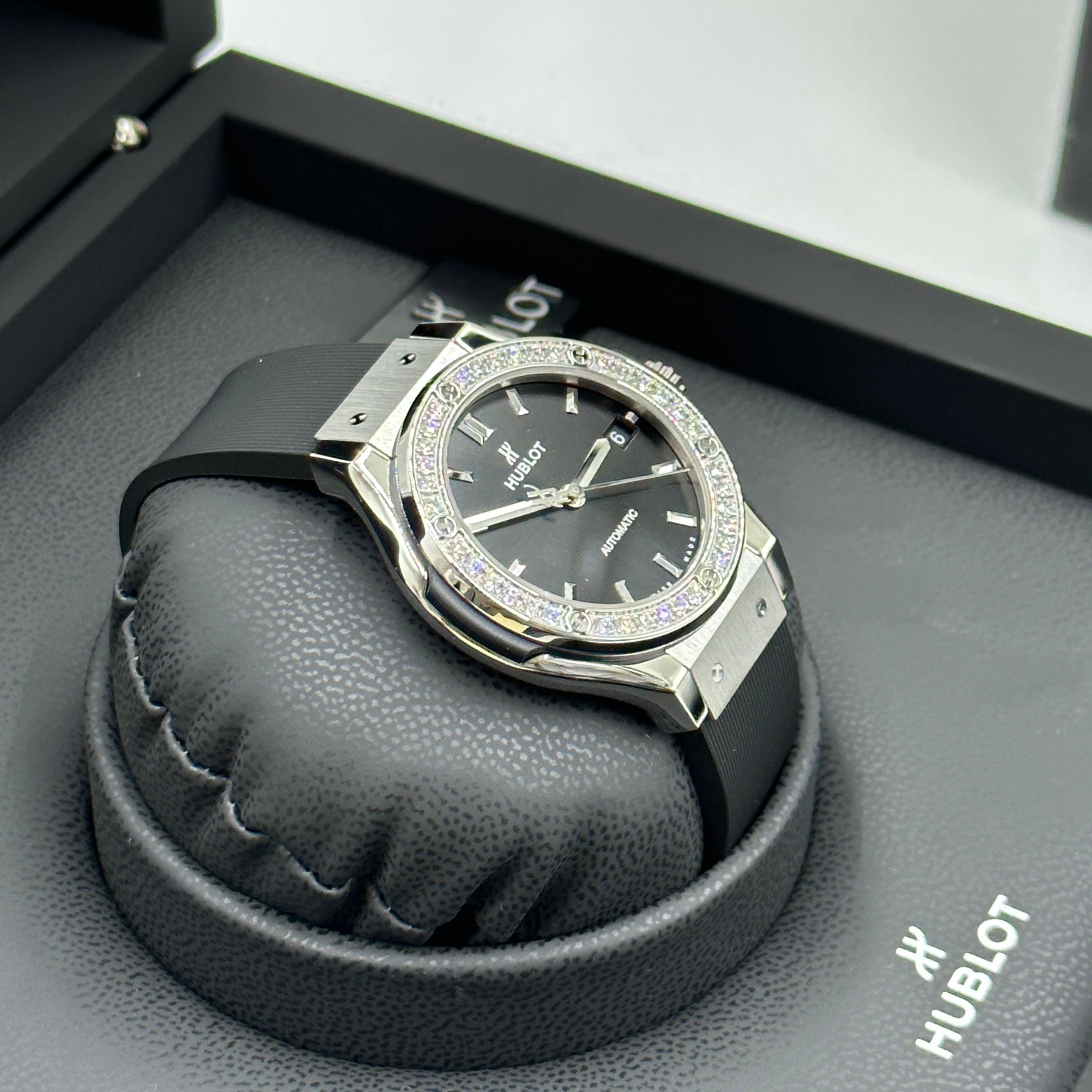 Hublot Classic Fusion 565.NX.1470.RX.1204