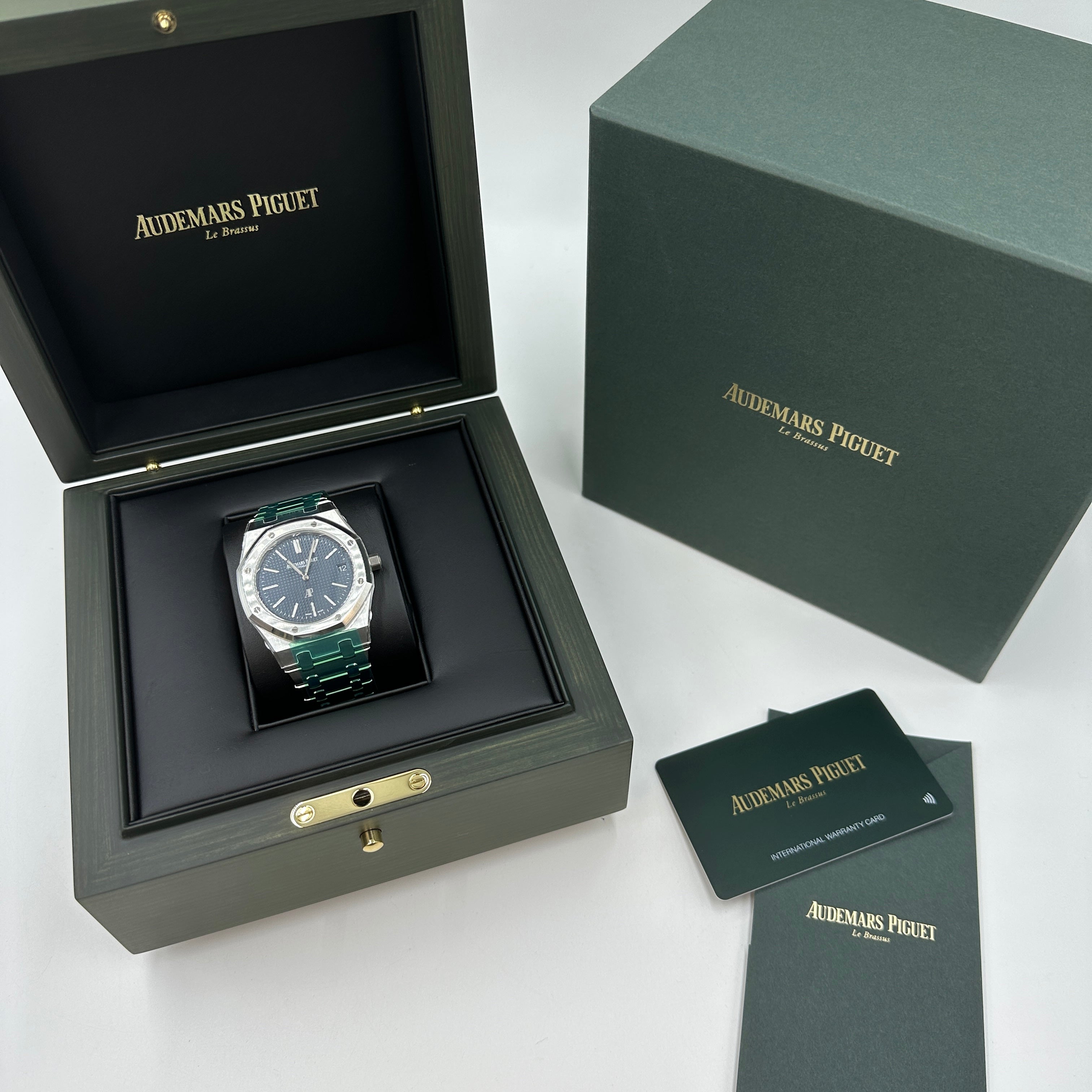 Audemars Piguet Royal Oak "jumbo" Extra-thin 16202ST.OO.1240ST.02 2026